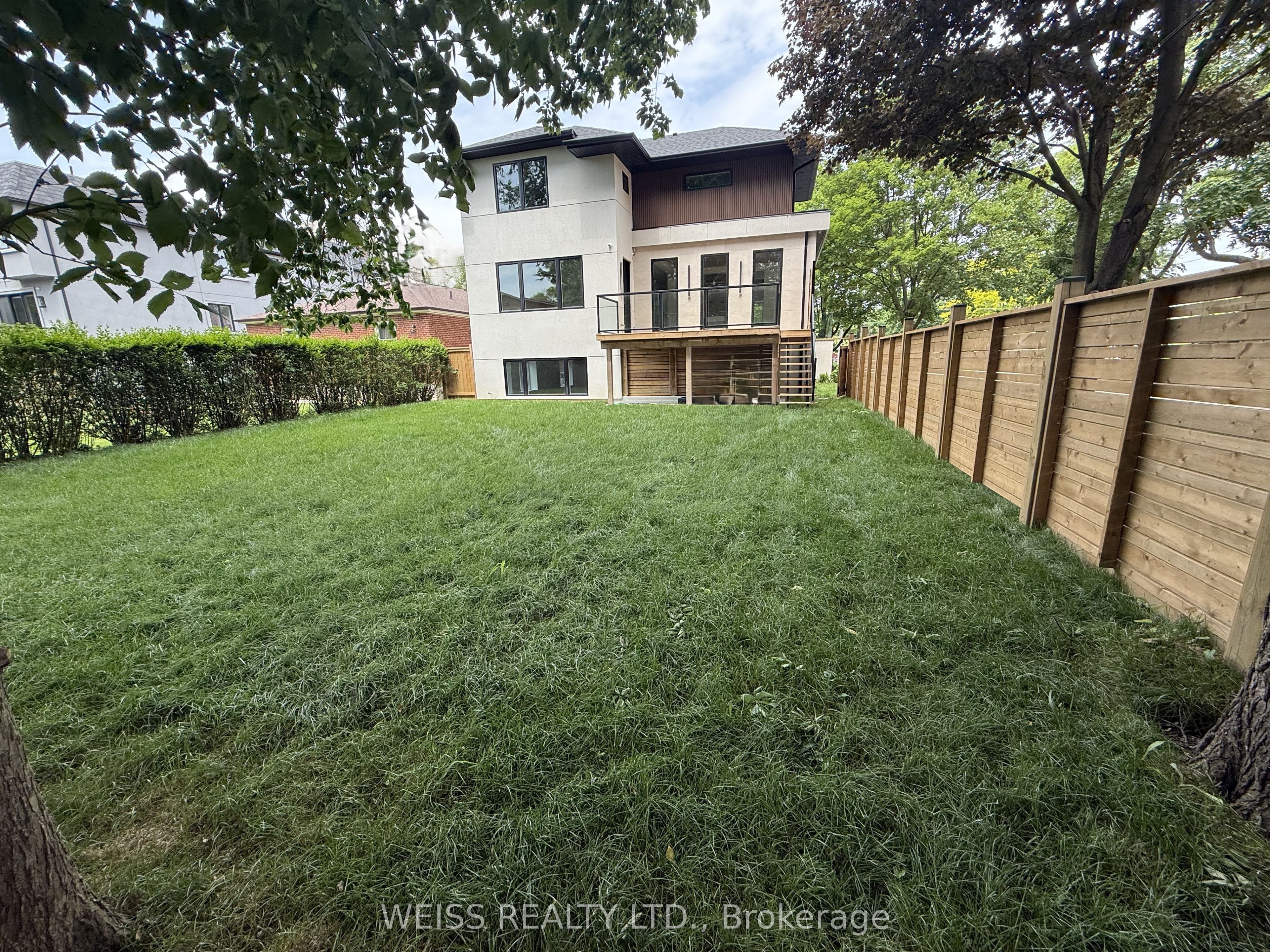 137 Bannockburn Avenue, Toronto, ON M5M 2N4 photo 2
