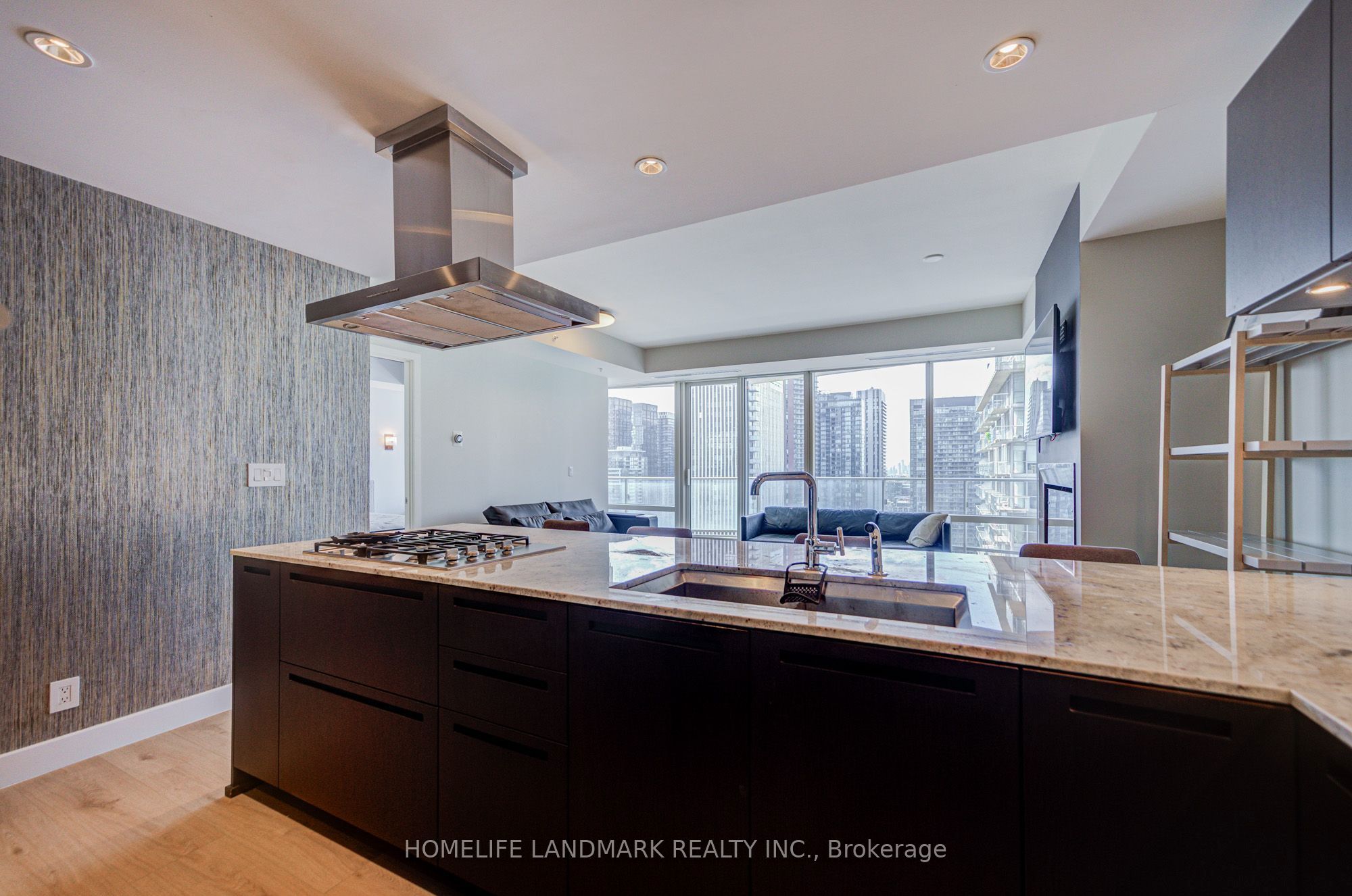 180 University Avenue 3103, Toronto, ON M5H 0A2