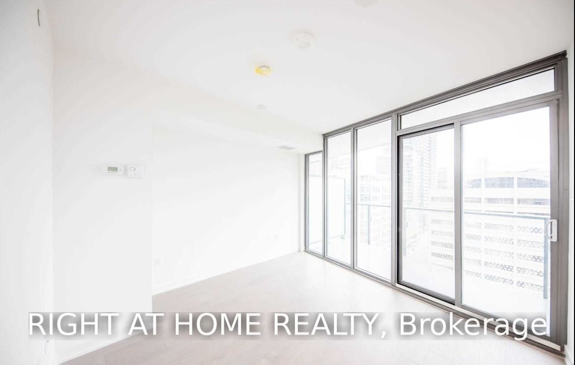 11 Wellesley Street W 1112, Toronto, ON M4Y 0G4 photo 4