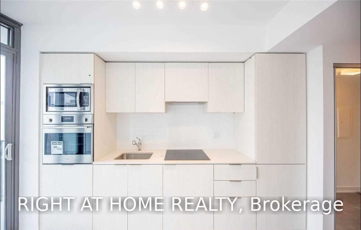 11 Wellesley Street W 1112, Toronto, ON M4Y 0G4 photo 5