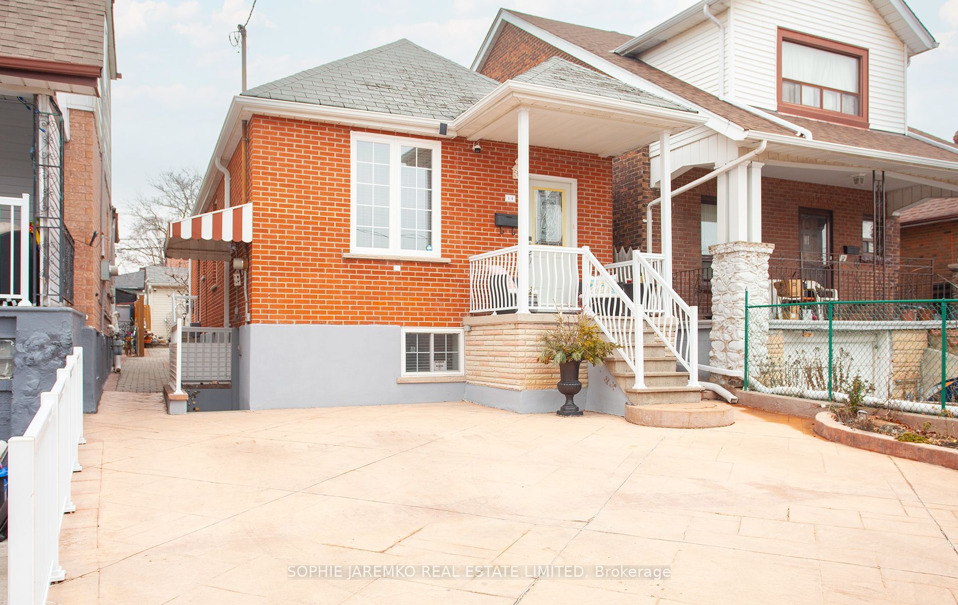 14 Jesmond Avenue Basement, Toronto, ON M6E 1V5 photo 2