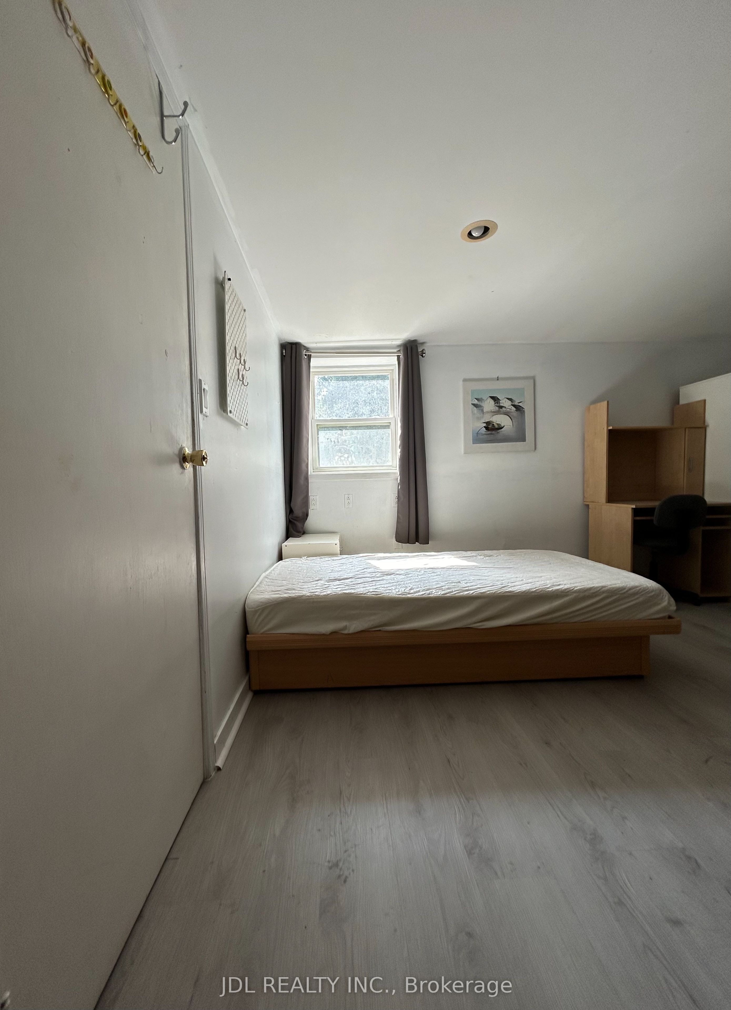 186 Wilfred Ave Avenue Renovated Master Bedroom, Toronto, ON M2N 5C9 photo 2