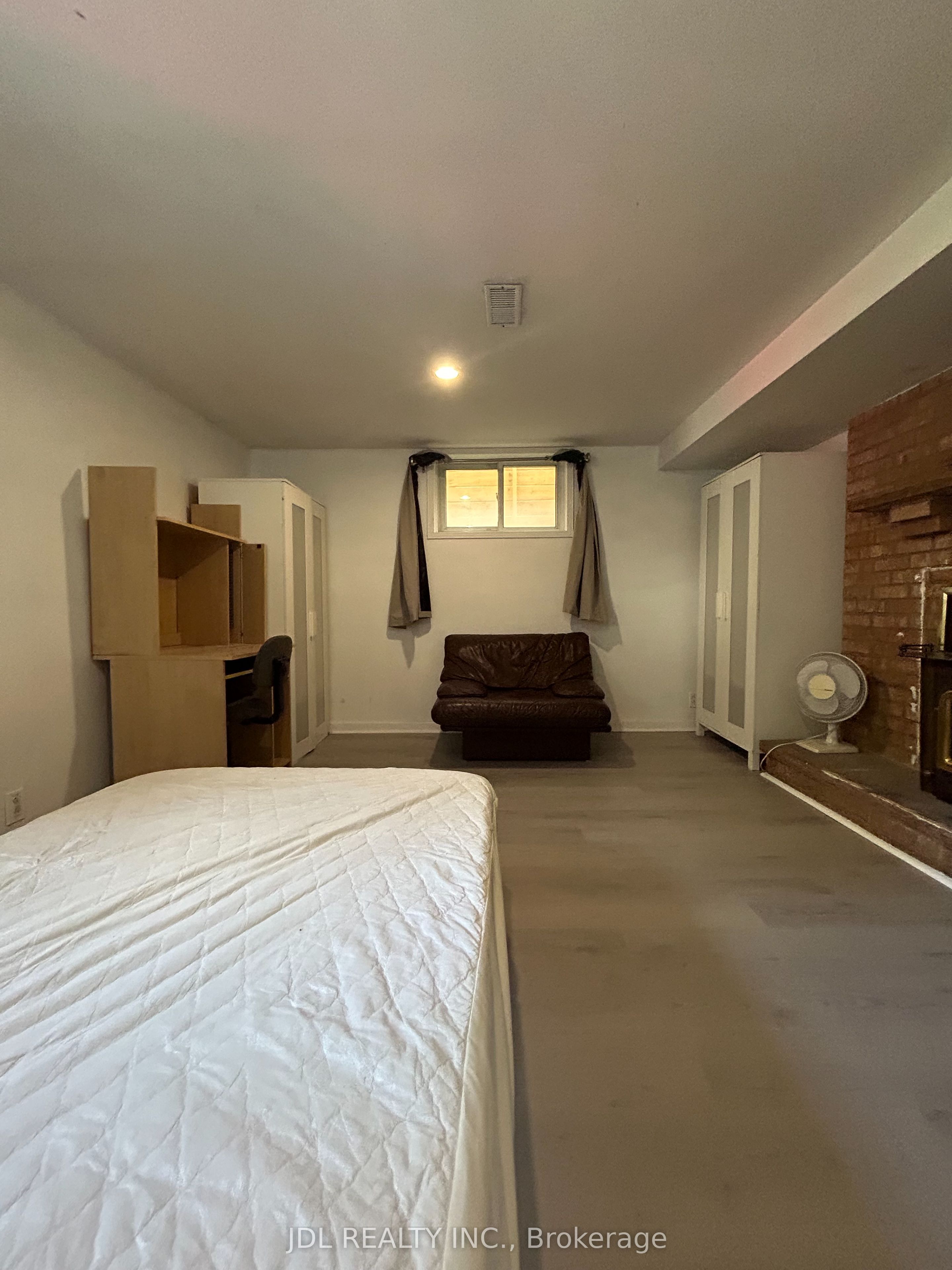 186 Wilfred Ave Avenue Renovated Master Bedroom, Toronto, ON M2N 5C9 photo 3