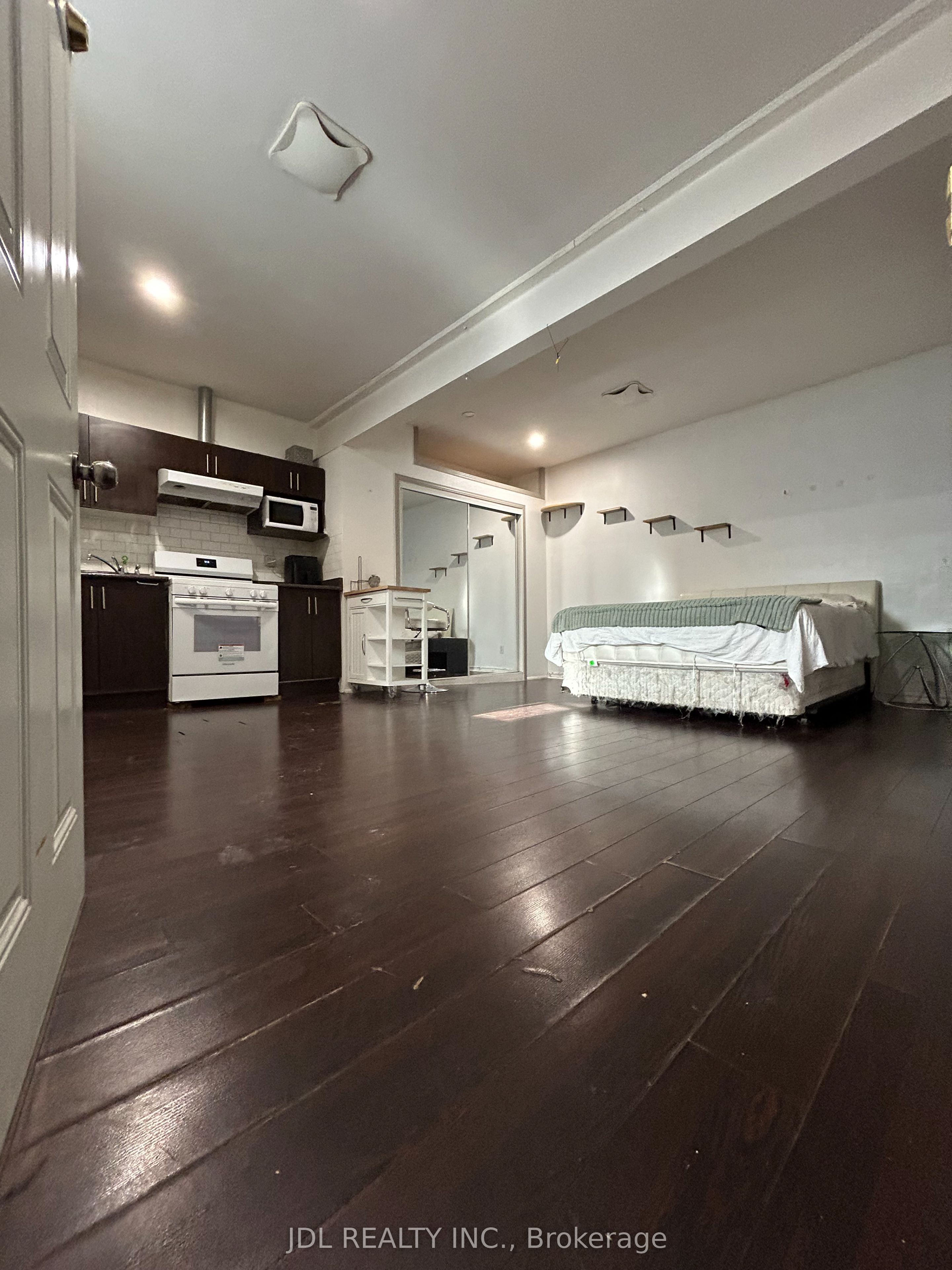 128 Denison Ave Avenue Studio, Toronto, ON M5T 2N3