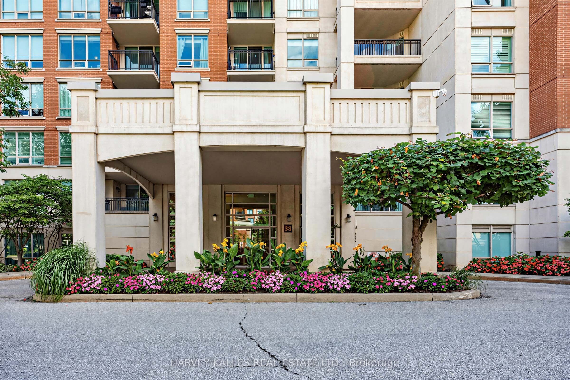 38 William Carson Crescent 317, Toronto, ON M2P 2H2 photo 2