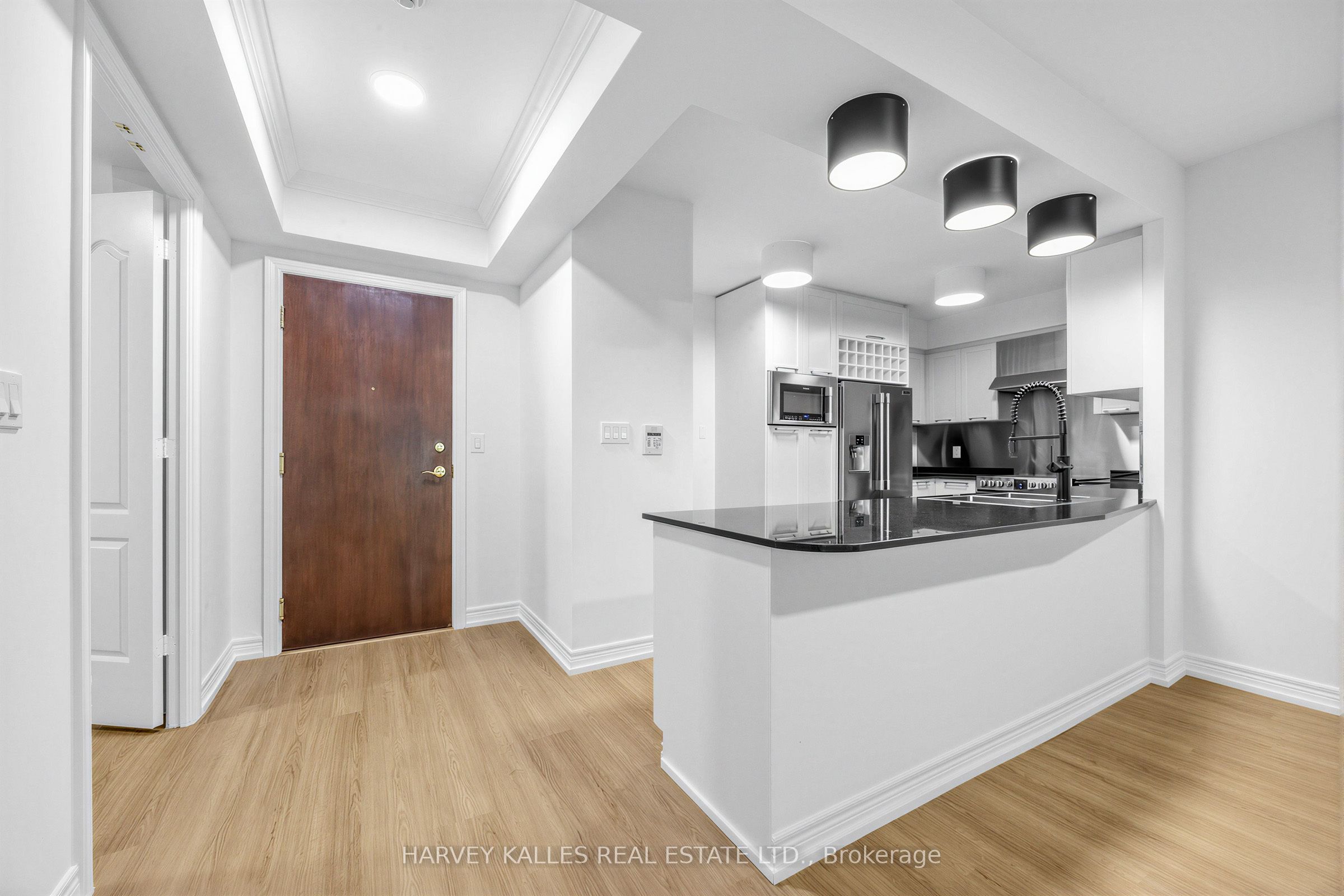 38 William Carson Crescent 317, Toronto, ON M2P 2H2 photo 3