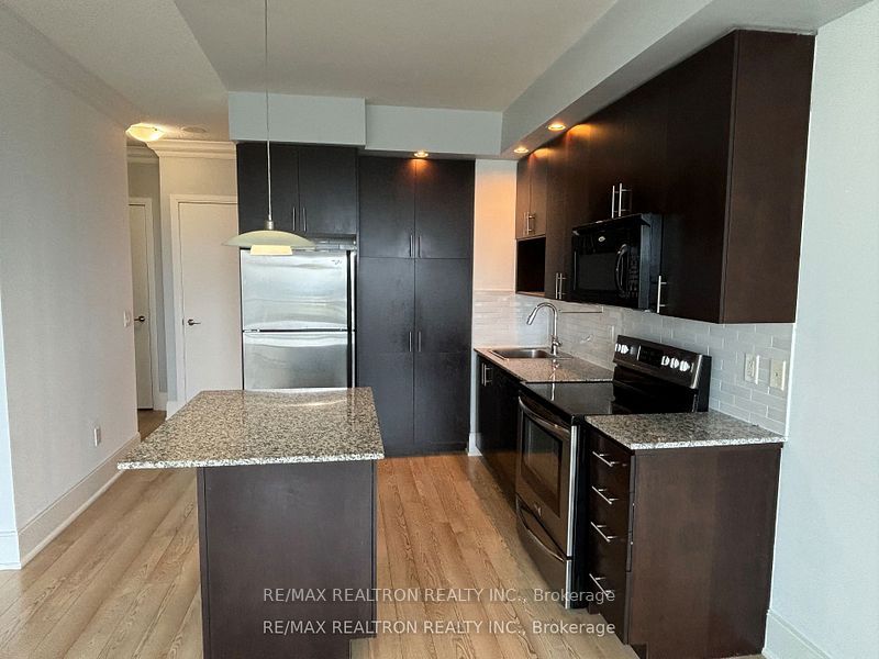 181 Wynford Drive 1006, Toronto, ON M3C 0C6 photo 4