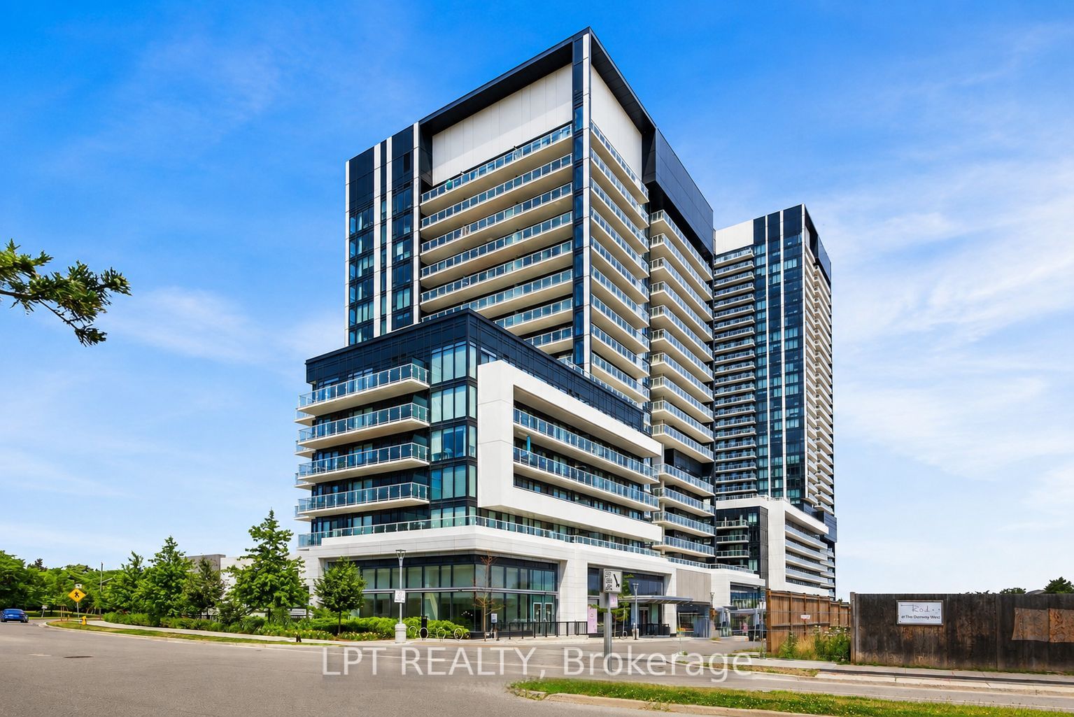 20 O'Neill Road 536, Toronto, ON M3C 0R2
