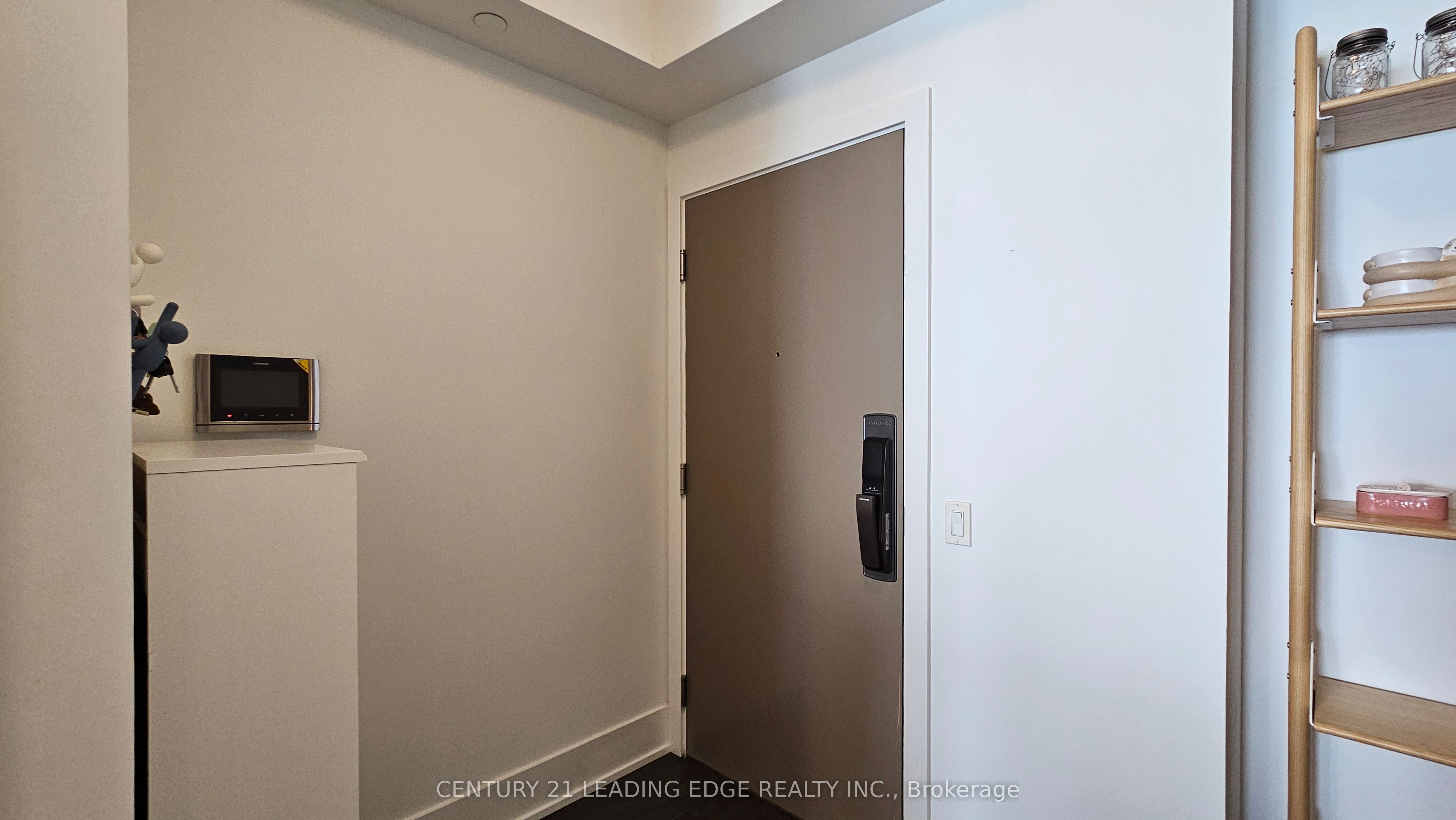 10 YORK Street 5407, Toronto, ON M5J 0E1 photo 3