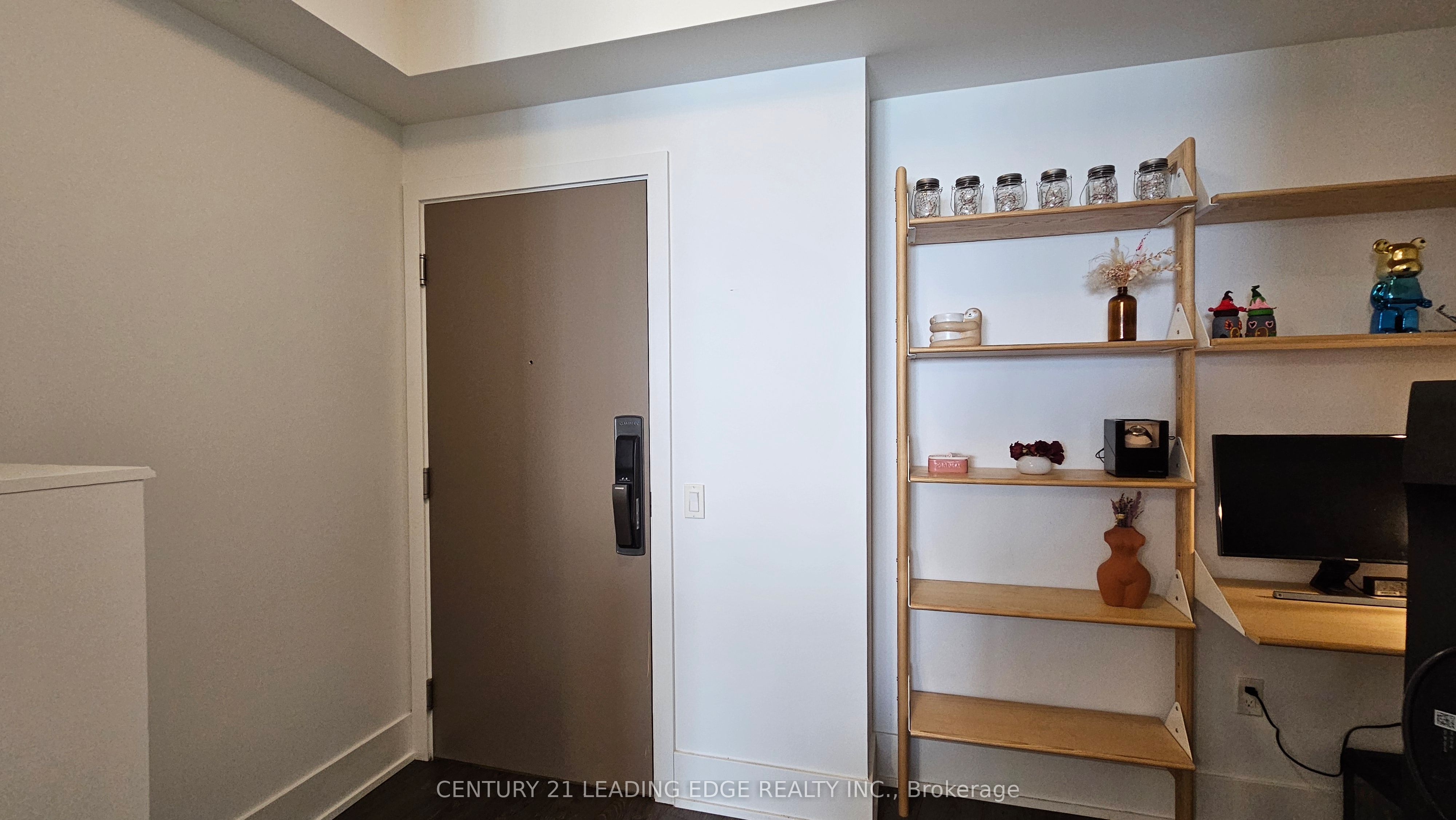 10 YORK Street 5407, Toronto, ON M5J 0E1 photo 4