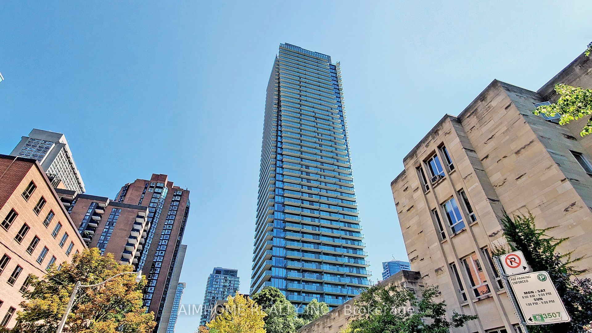 65 St Mary Street 1401, Toronto, ON M5S 0A6