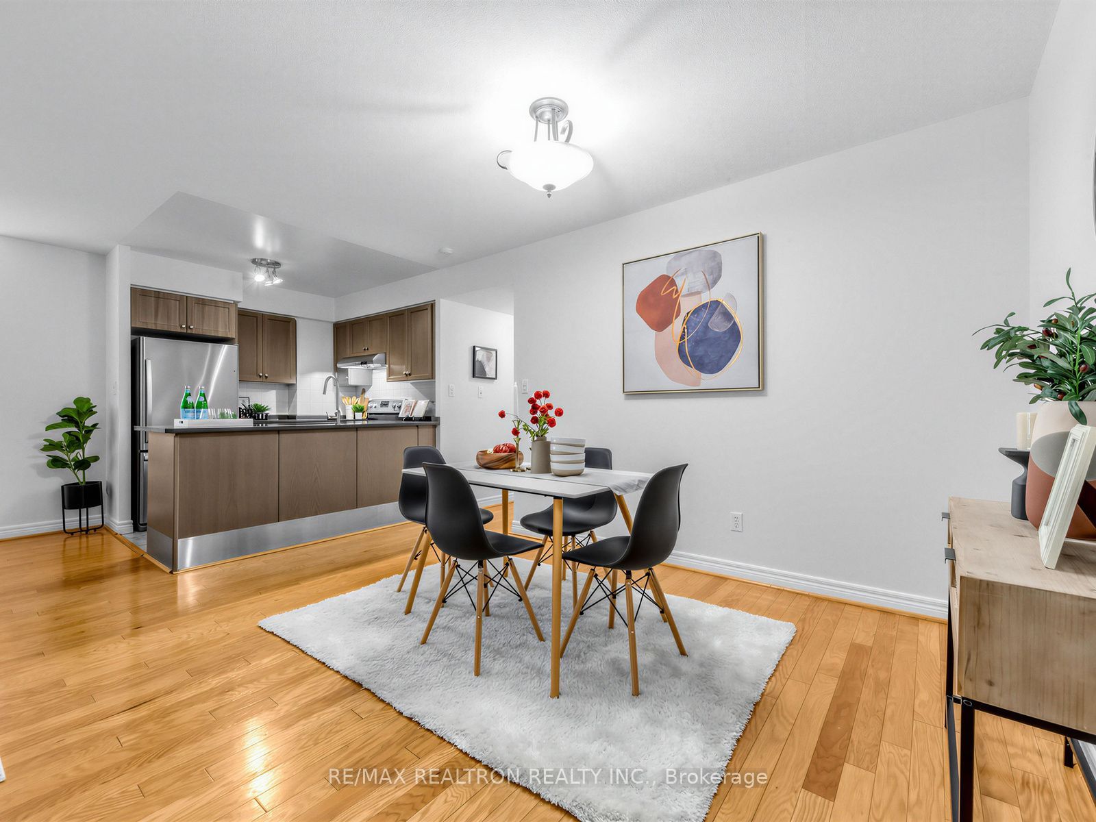 43 Eglinton Avenue E 510, Toronto, ON M4P 1A5 photo 5