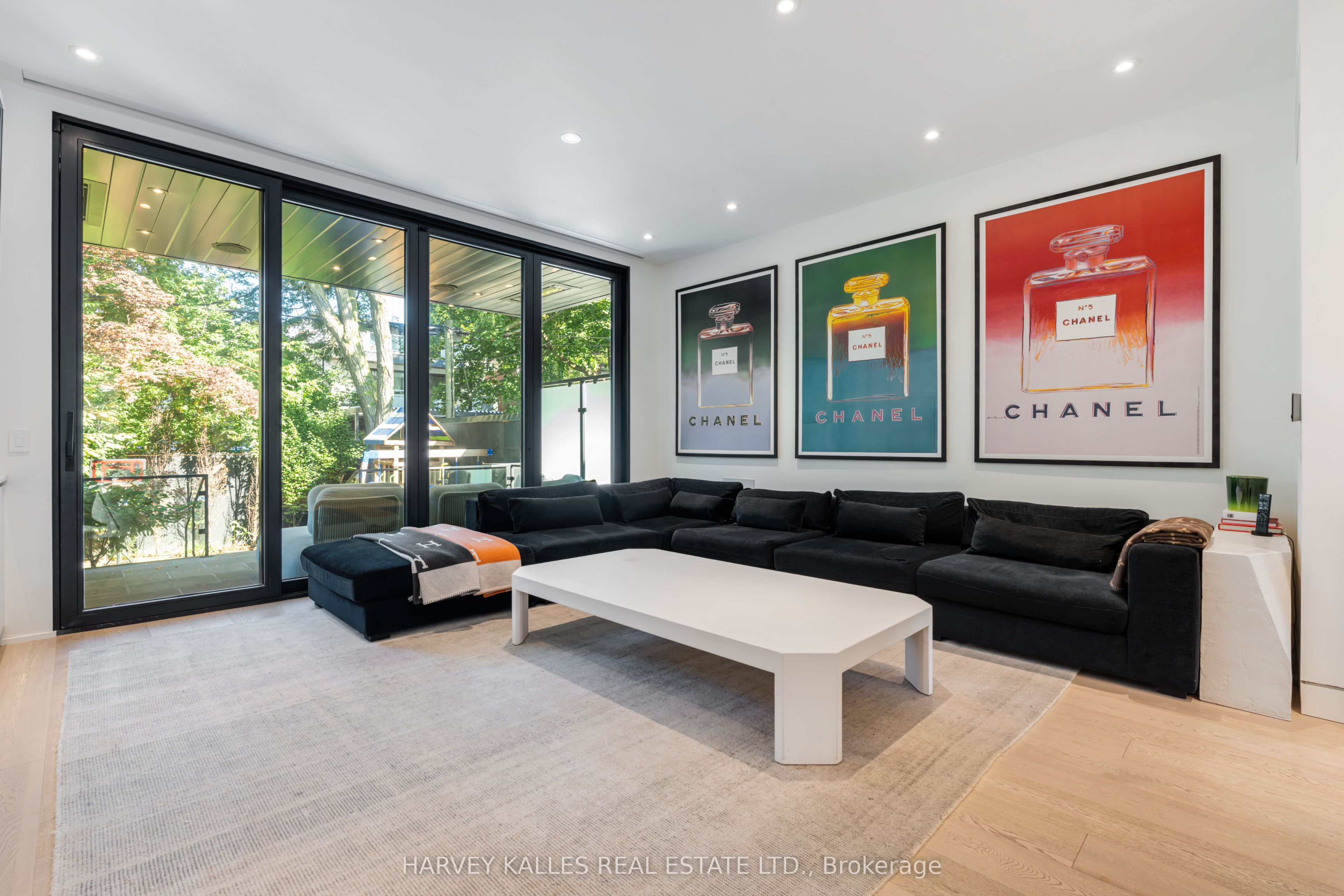 40 Thelma Avenue, Toronto, ON M4V 1X9 photo 5