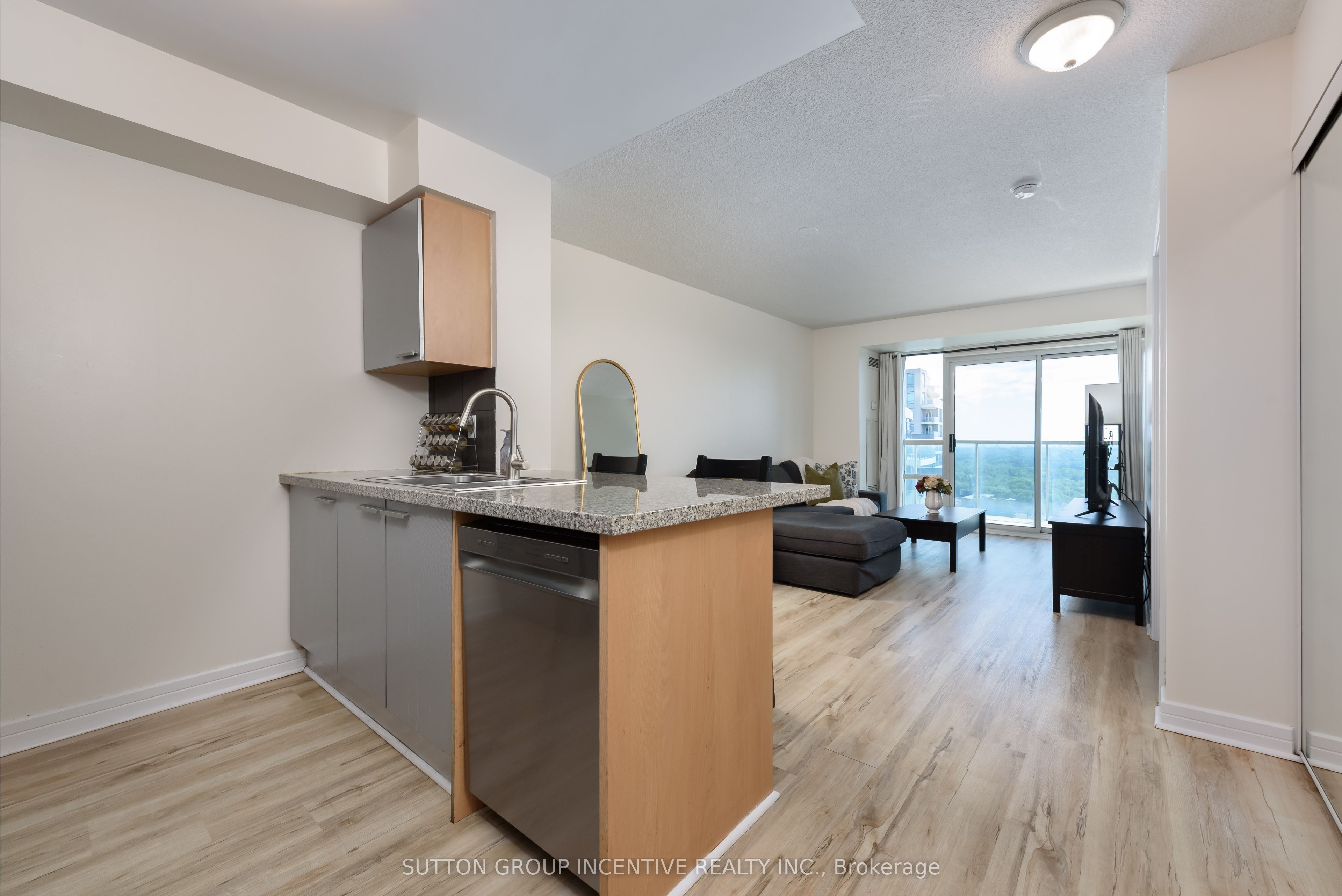18 Harrison Garden Boulevard 2409, Toronto, ON M2N 7J7 photo 5