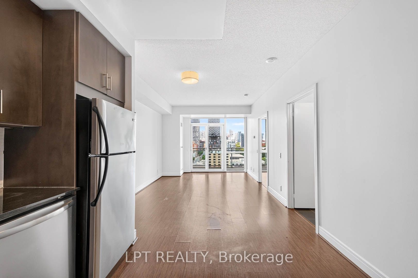 112 George Street 1202, Toronto, ON M5A 2M5 photo 5