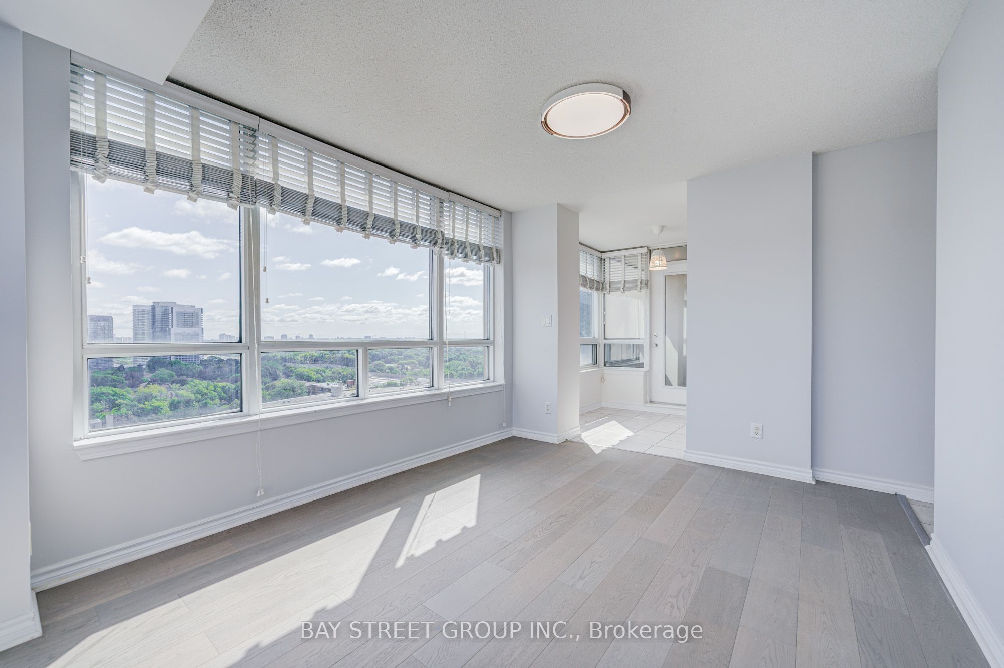 8 Rean Drive 1505, Toronto, ON M2K 3B9 photo 2