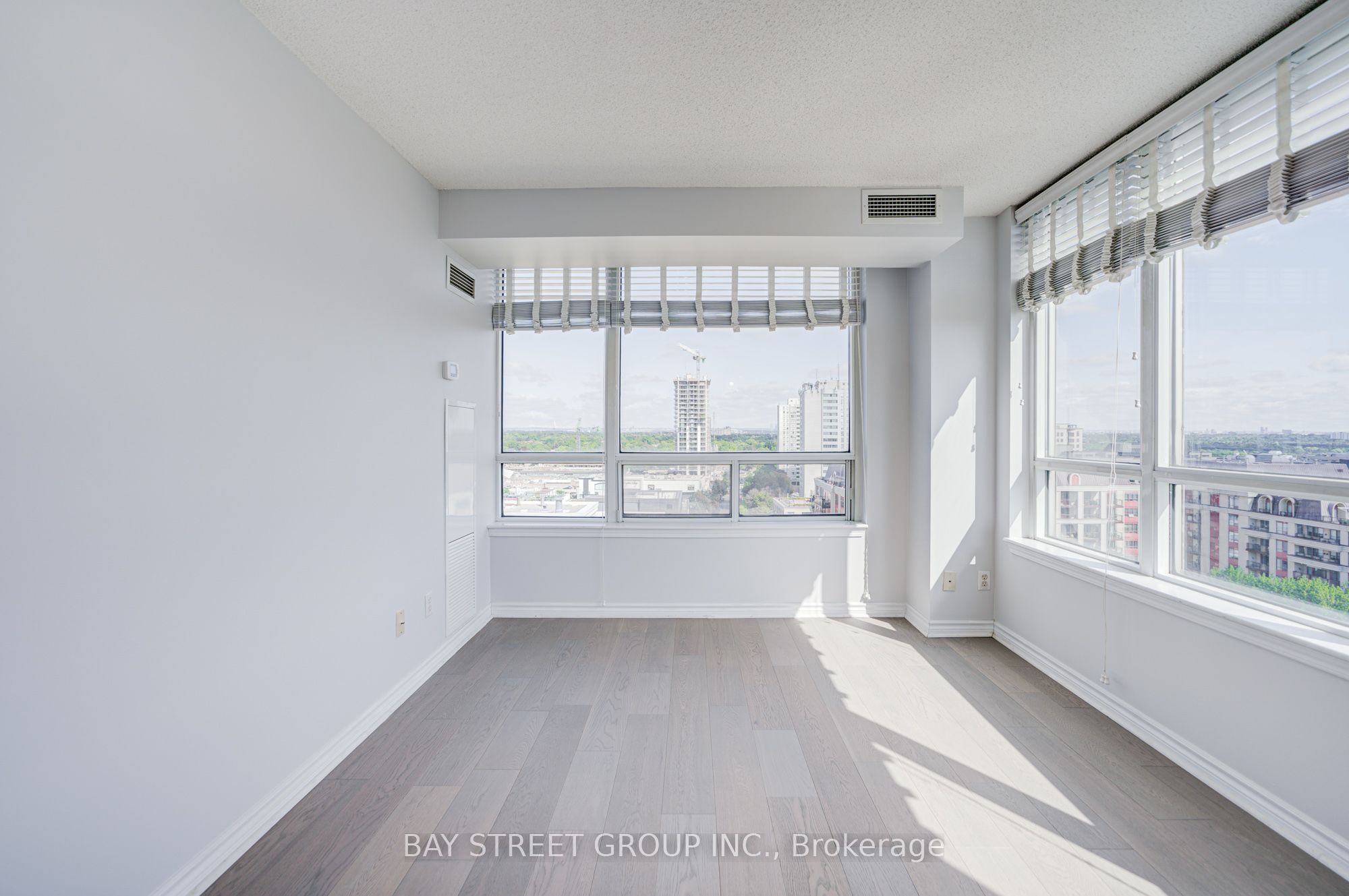 8 Rean Drive 1505, Toronto, ON M2K 3B9 photo 3