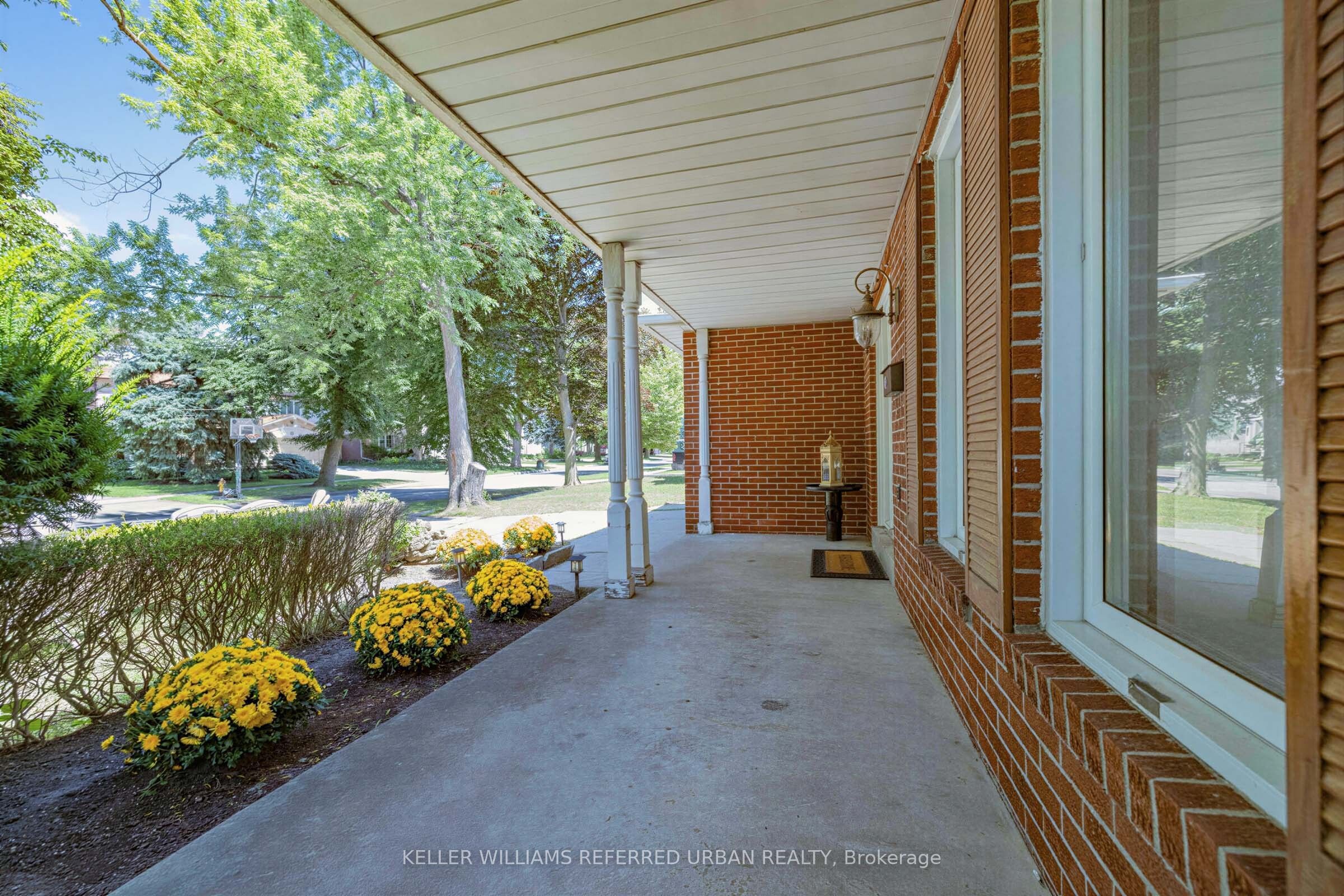 7 Chipstead Road, Toronto, ON M3B 3E5 photo 3