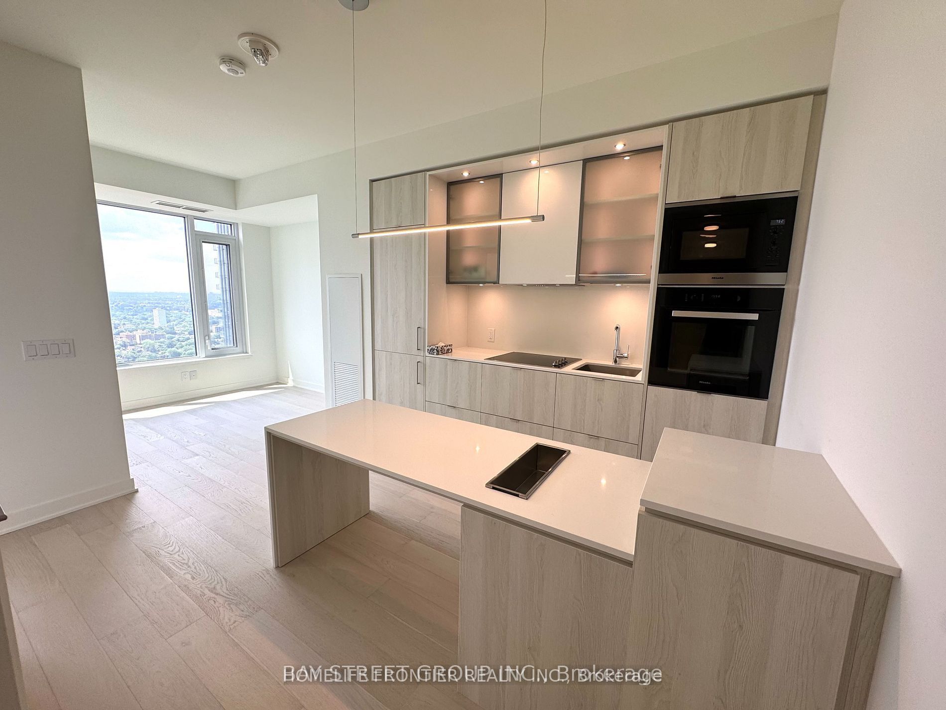 11 Yorkville Avenue 3210, Toronto, ON M4W 0B7 photo 2