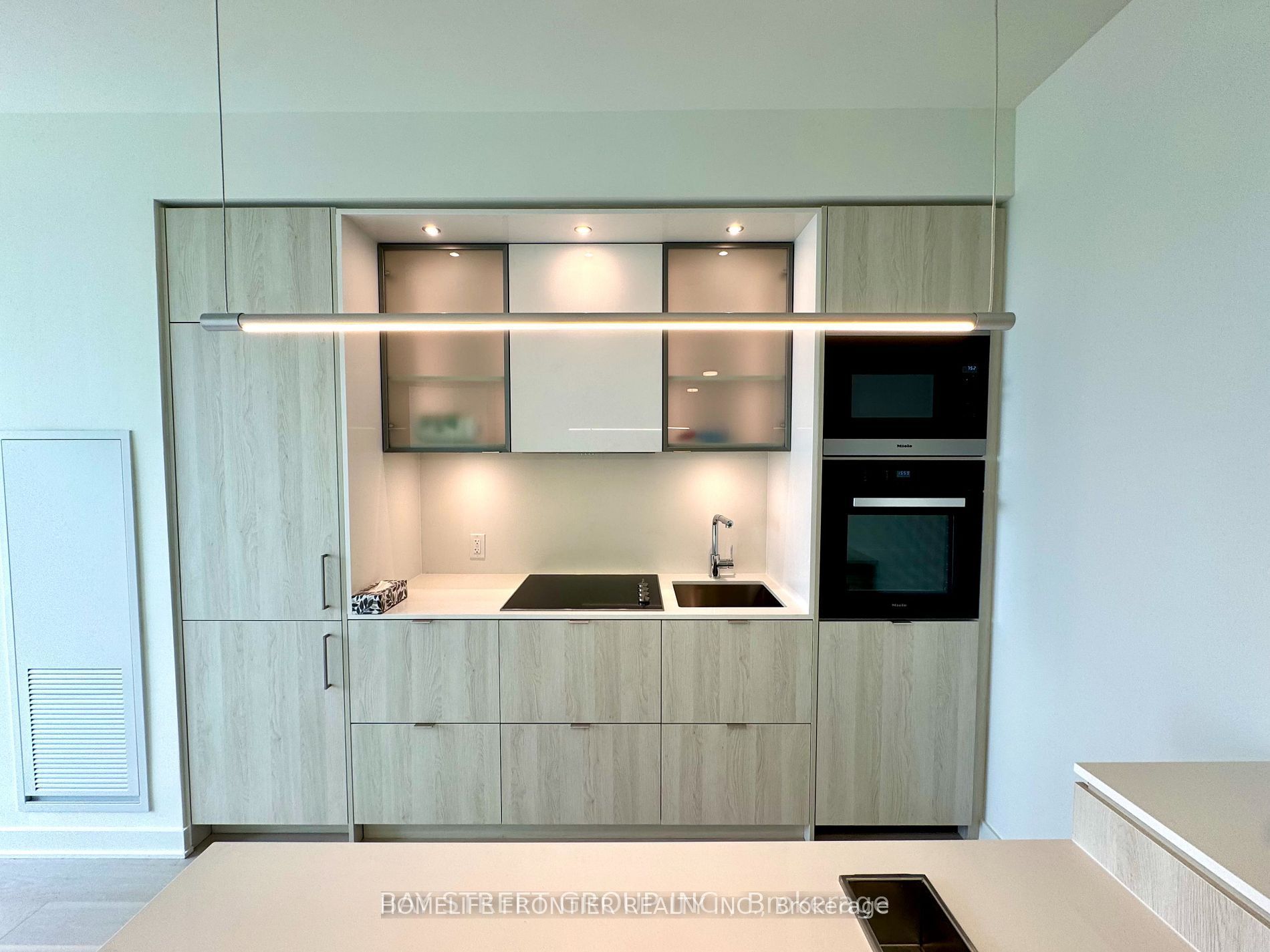 11 Yorkville Avenue 3210, Toronto, ON M4W 0B7 photo 3