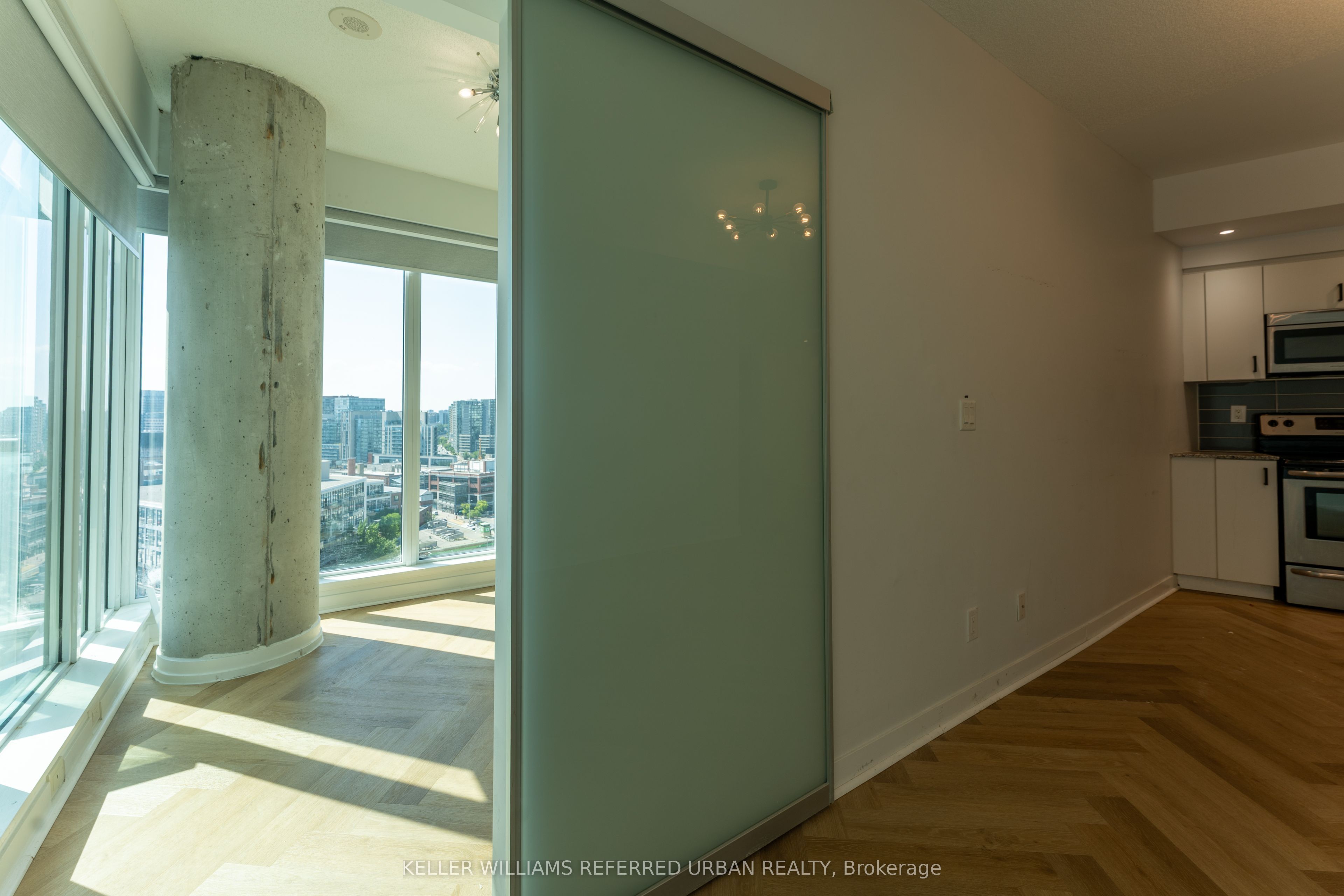 150 East Liberty Street 1614, Toronto, ON M6K 3R5 photo 3