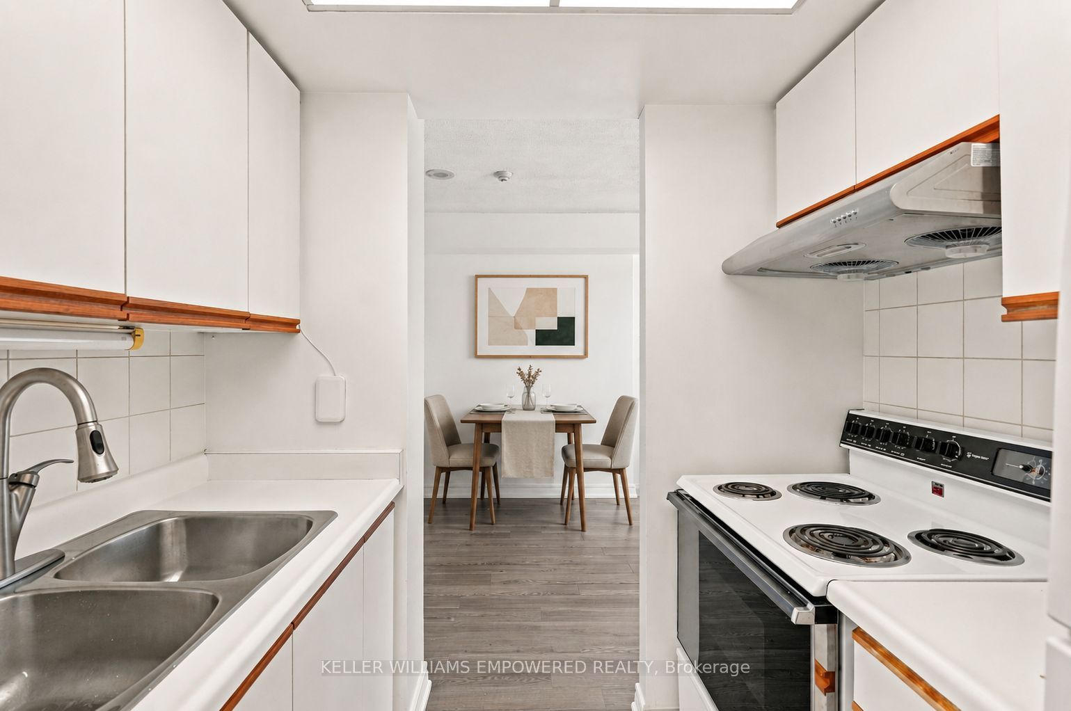 77 Harbour Square 1303, Toronto, ON M5J 2S2 photo 3
