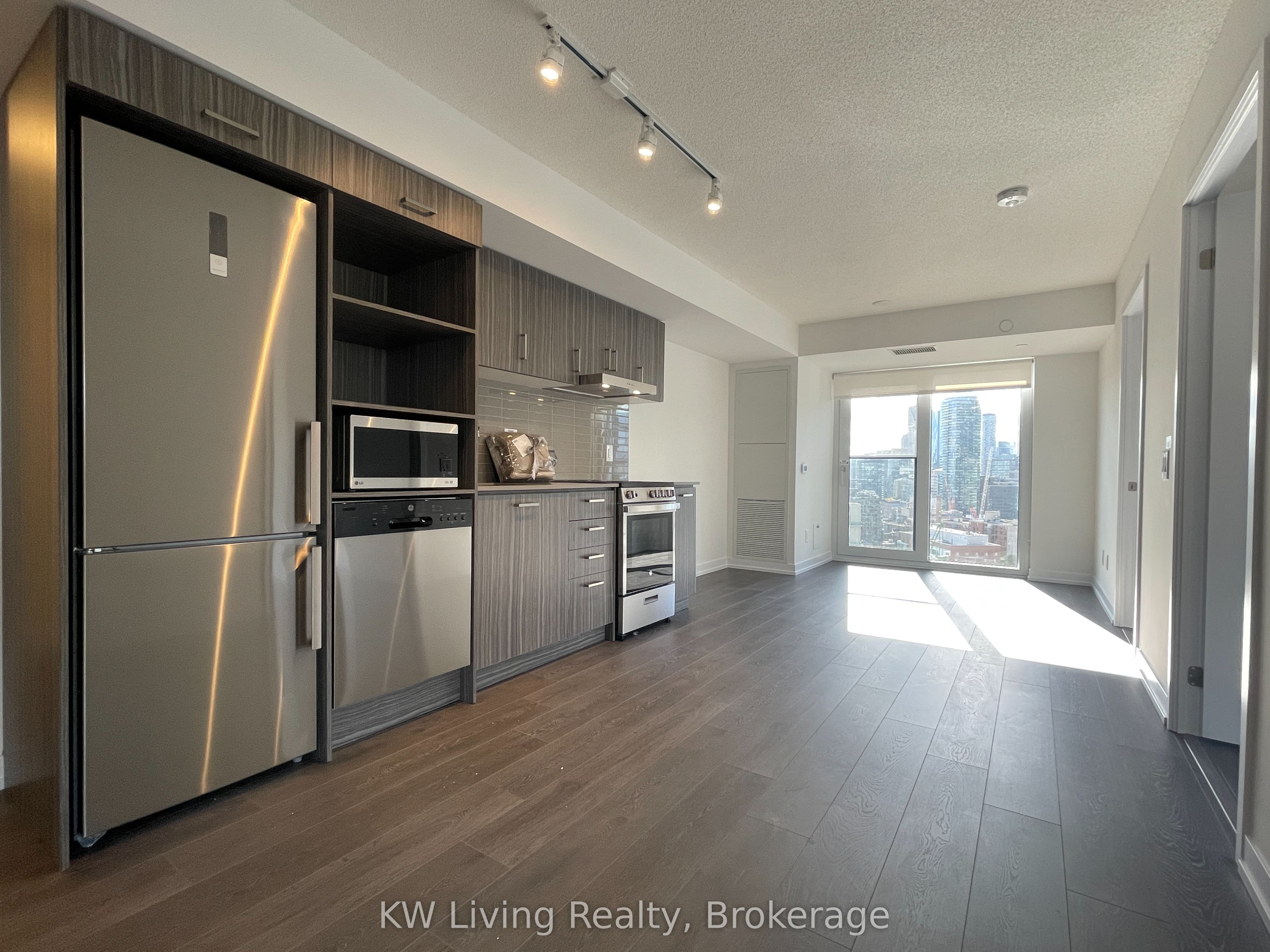 219 Dundas Street E 2207, Toronto, ON M5A 1Z7 photo 3