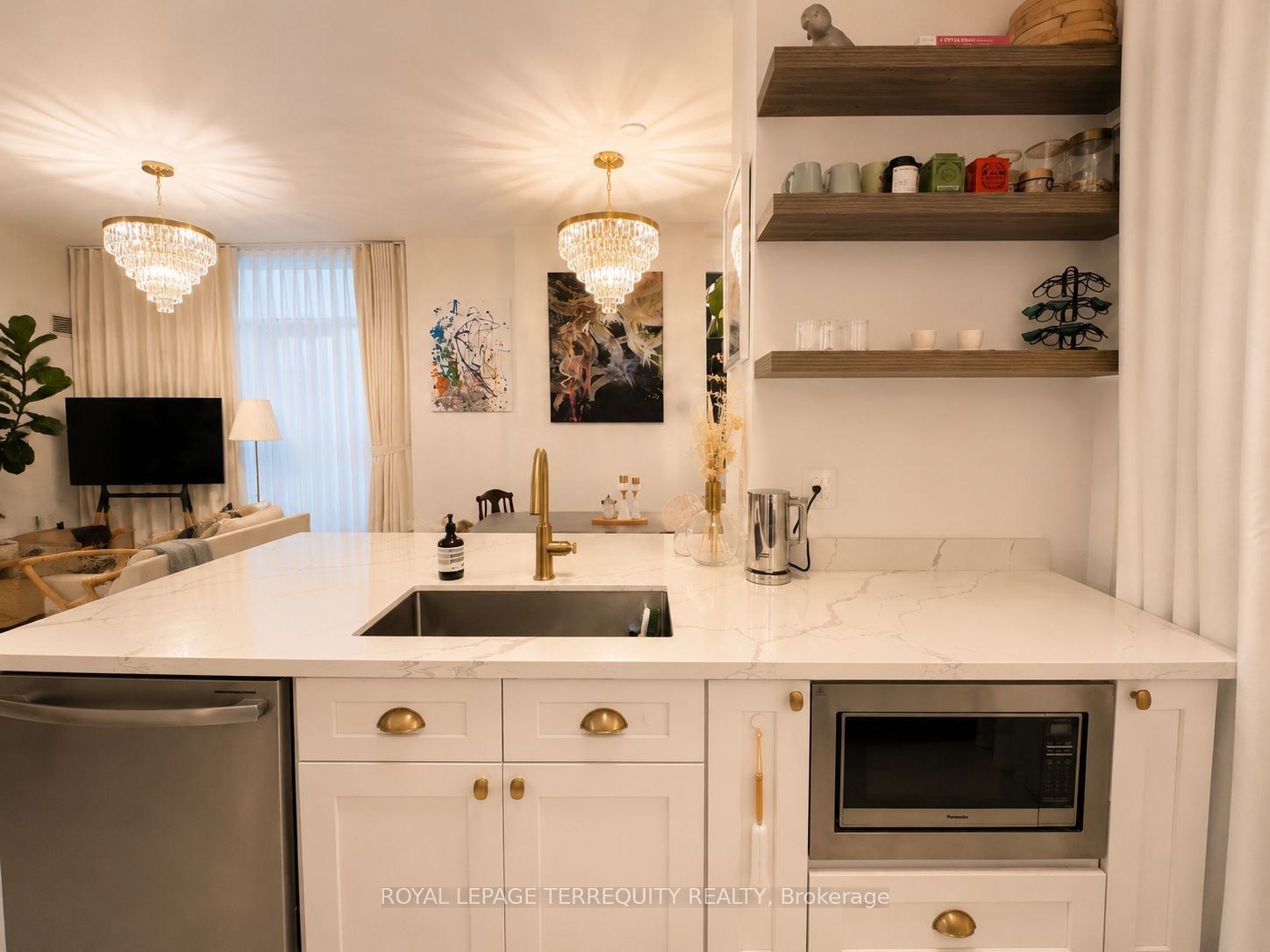 60 St Clair Avenue W 101, Toronto, ON M4V 1M1 photo 2