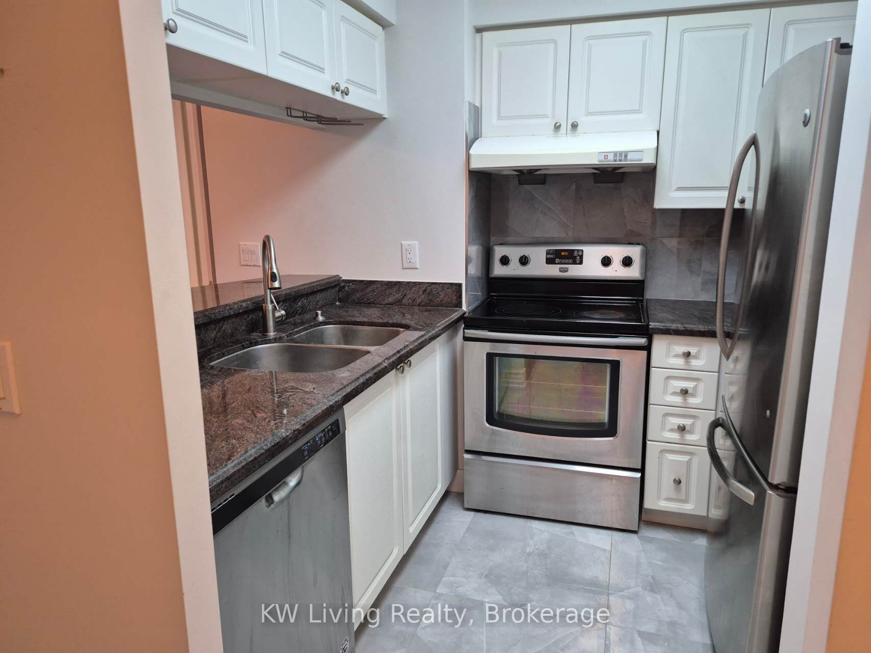 18 Sommerset Way 1711, Toronto, ON M2N 6X5 photo 5