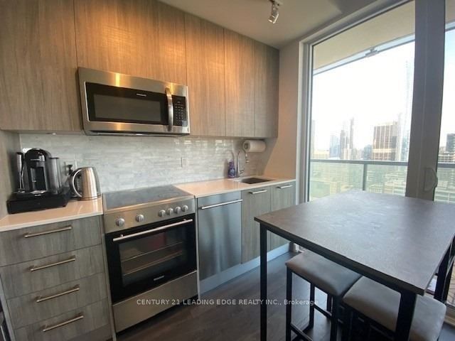 28 Wellesley Street E 3208, Toronto, ON M4Y 0C4 photo 5