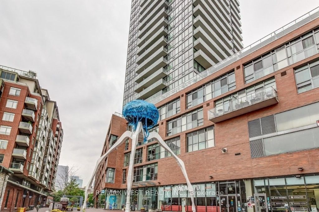 33 Mill Street 1604, Toronto, ON M5A 3R3 photo 3