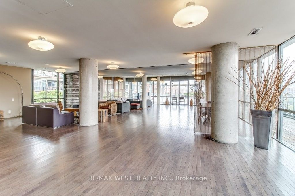 33 Mill Street 1604, Toronto, ON M5A 3R3 photo 4