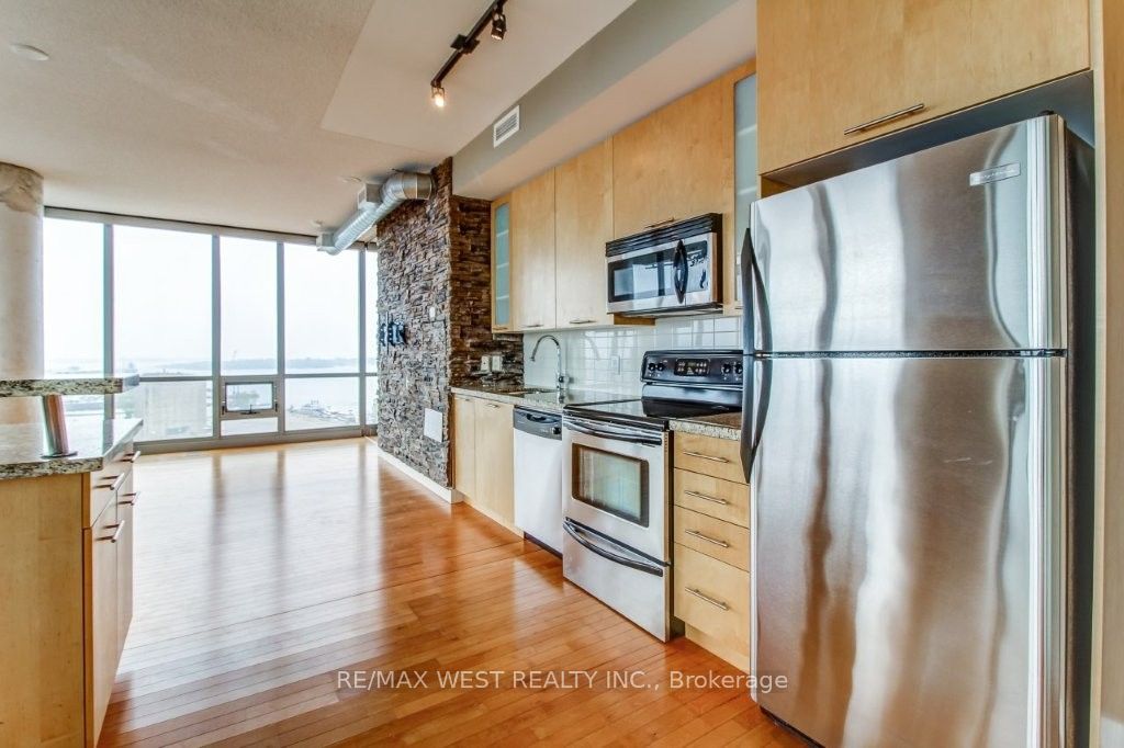 33 Mill Street 1604, Toronto, ON M5A 3R3 photo 5