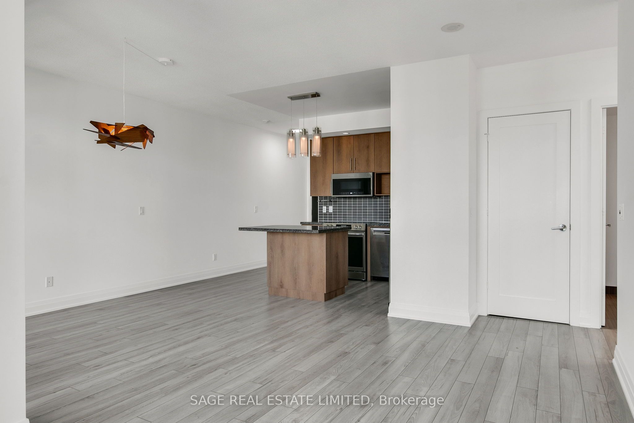 120 Homewood Avenue 2104, Toronto, ON M4Y 2J3 photo 4