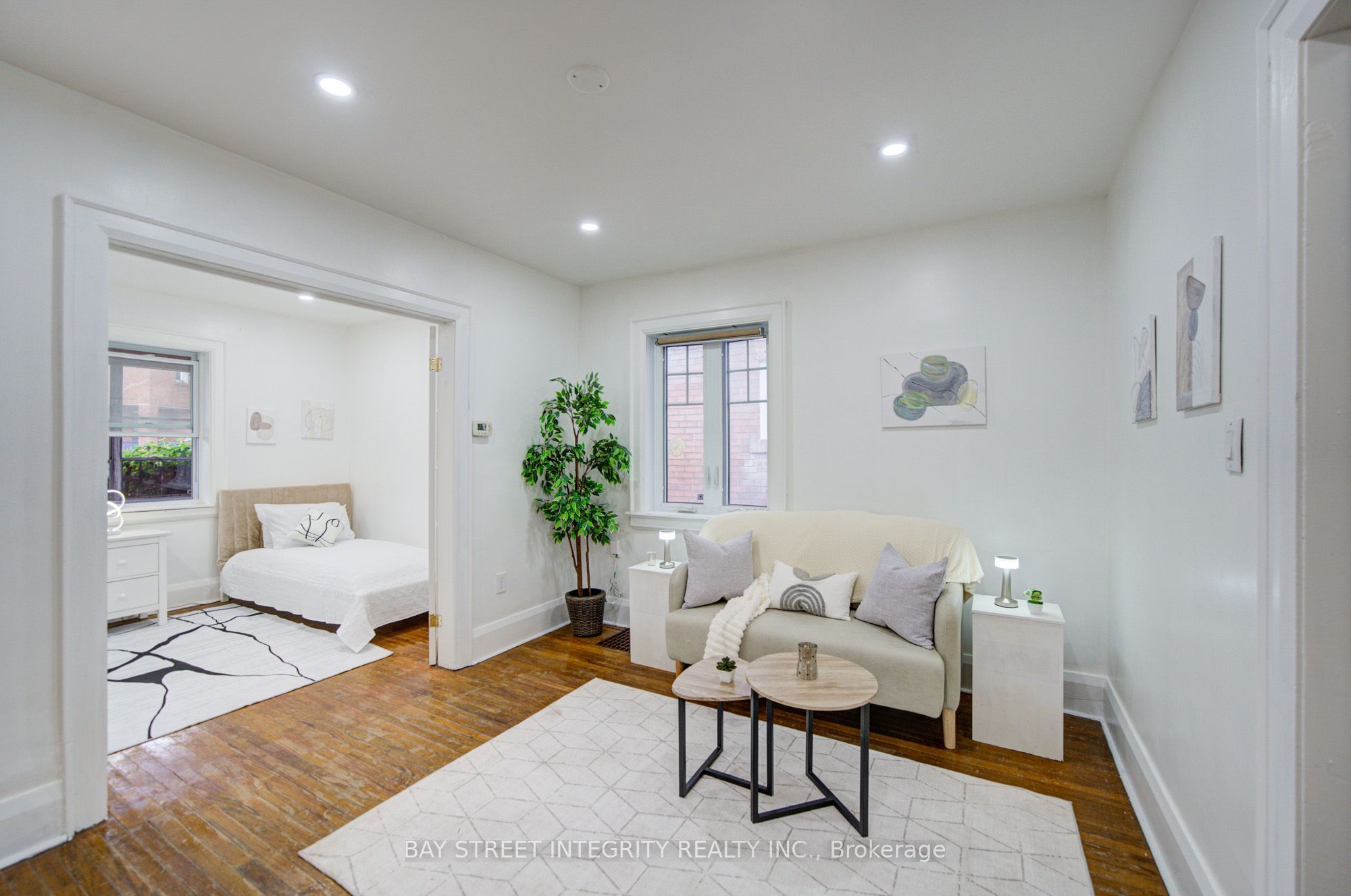 11 Glenora Avenue, Toronto, ON M6C 3Y2