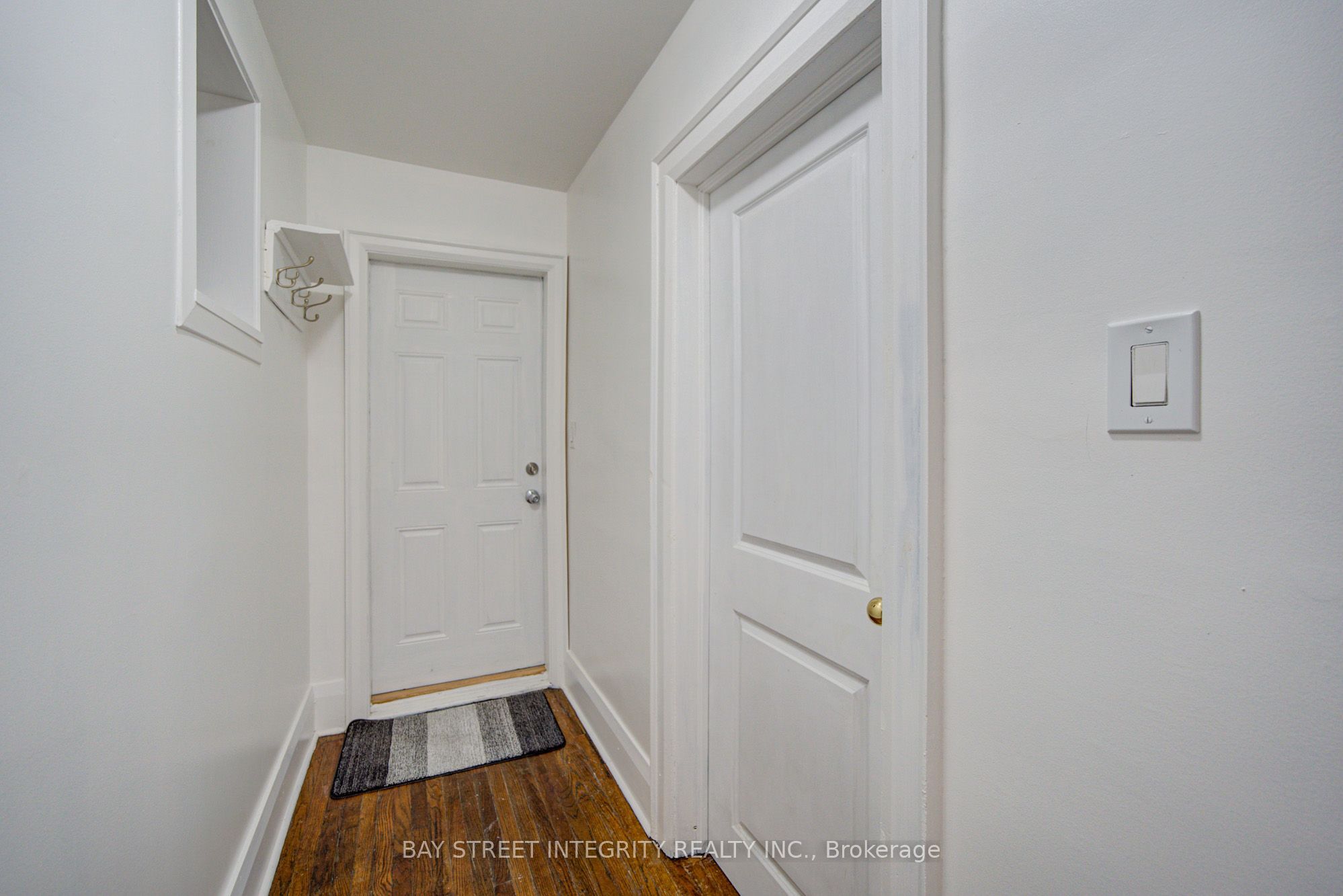 11 Glenora Avenue, Toronto, ON M6C 3Y2 photo 5