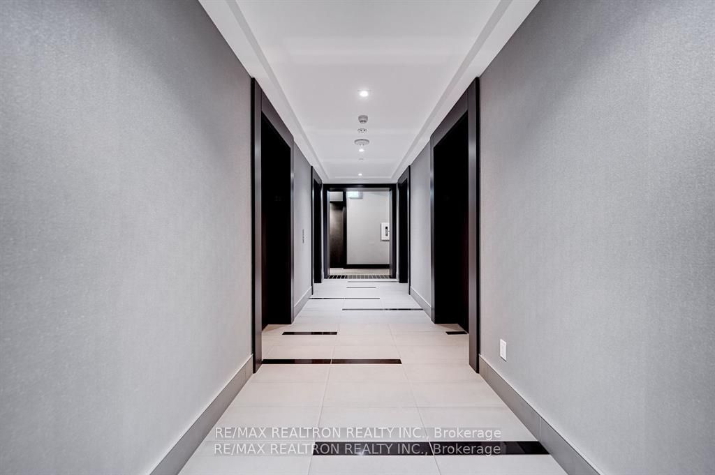 403 Church Street 3207, Toronto, ON M4Y 2C2 photo 2
