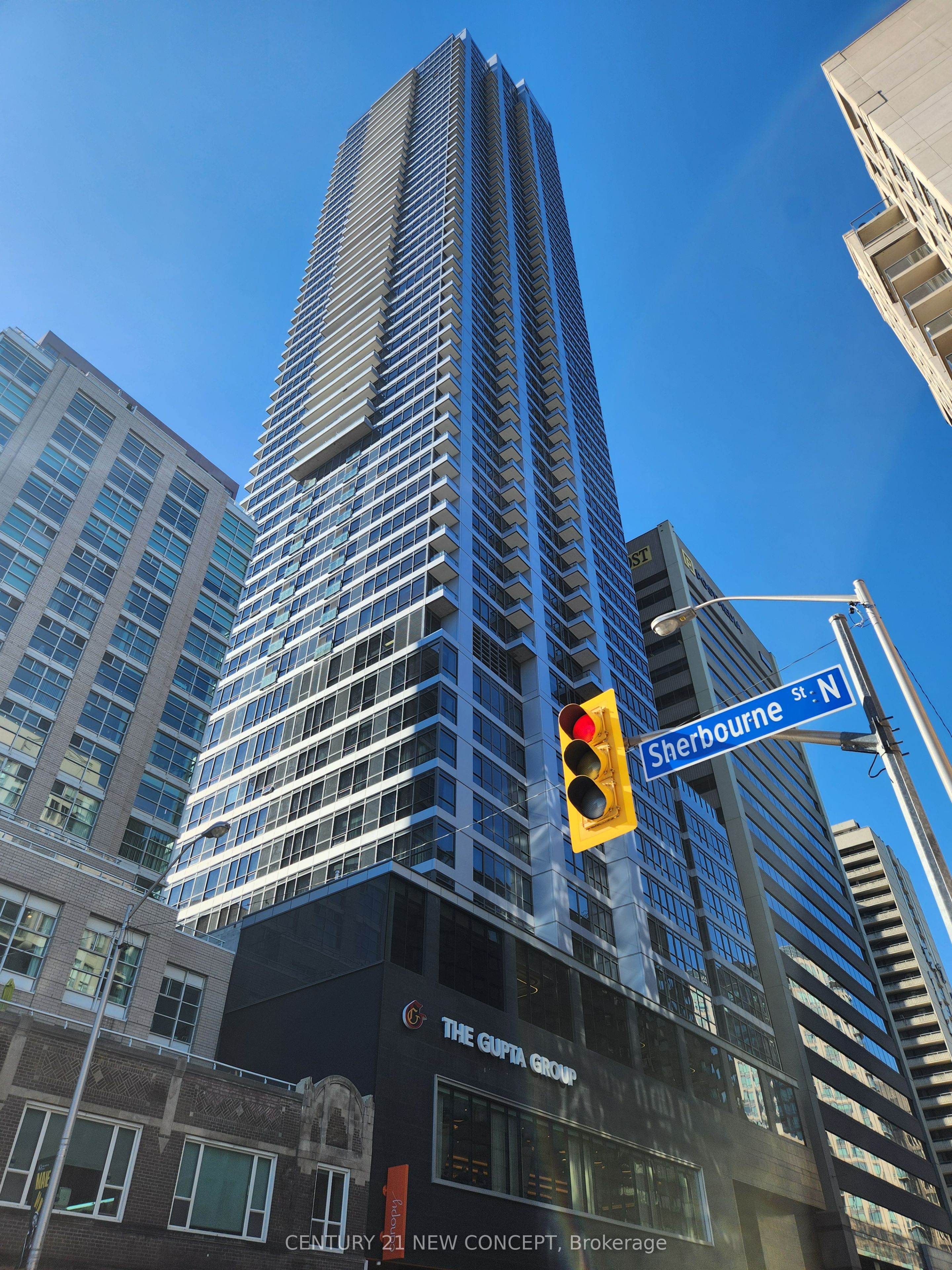 395 Bloor Street E 1907, Toronto, ON M4W 0B4 photo 2