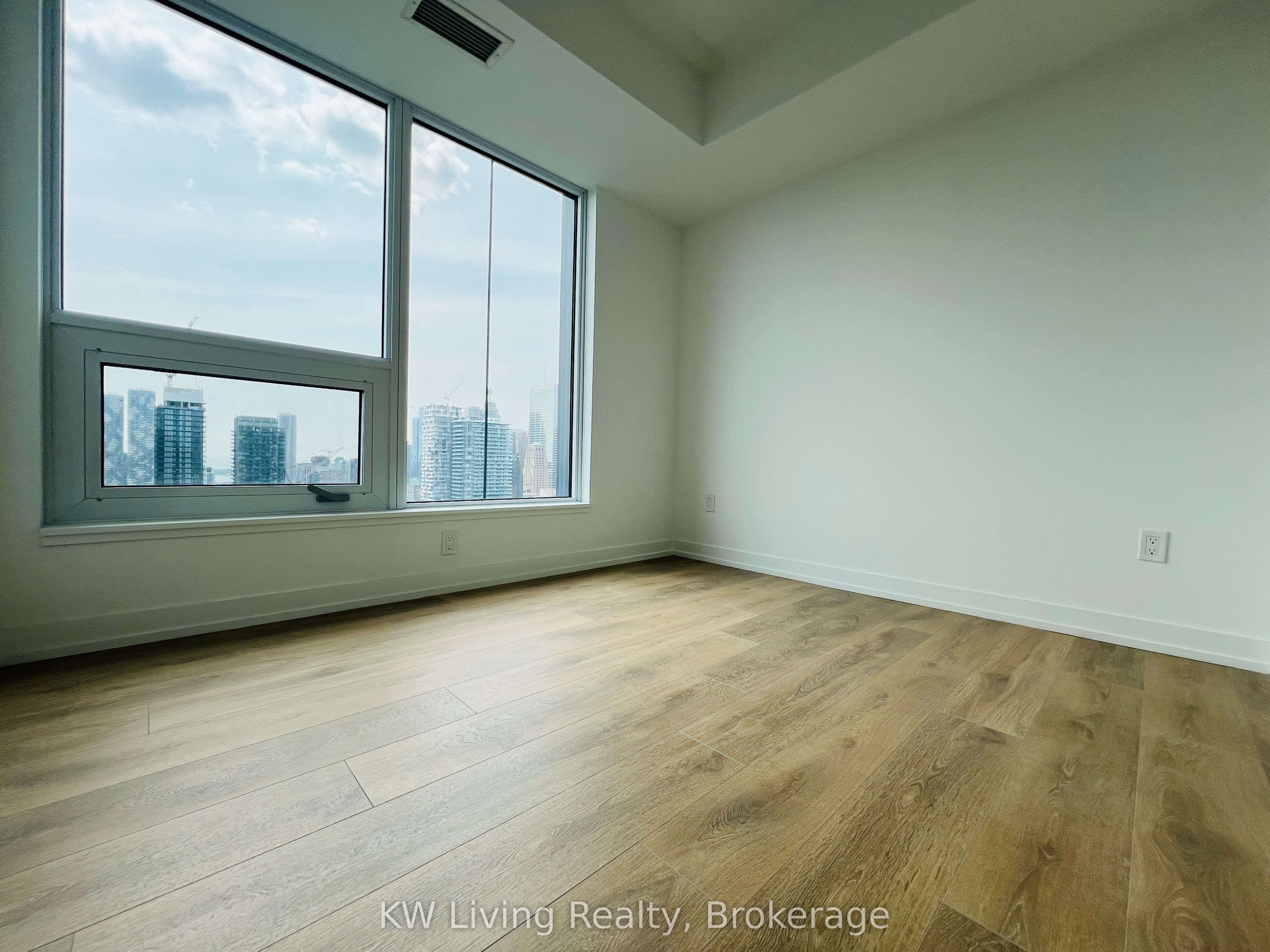 82 Dalhousie Street 4203, Toronto, ON M5B 0C5 photo 5