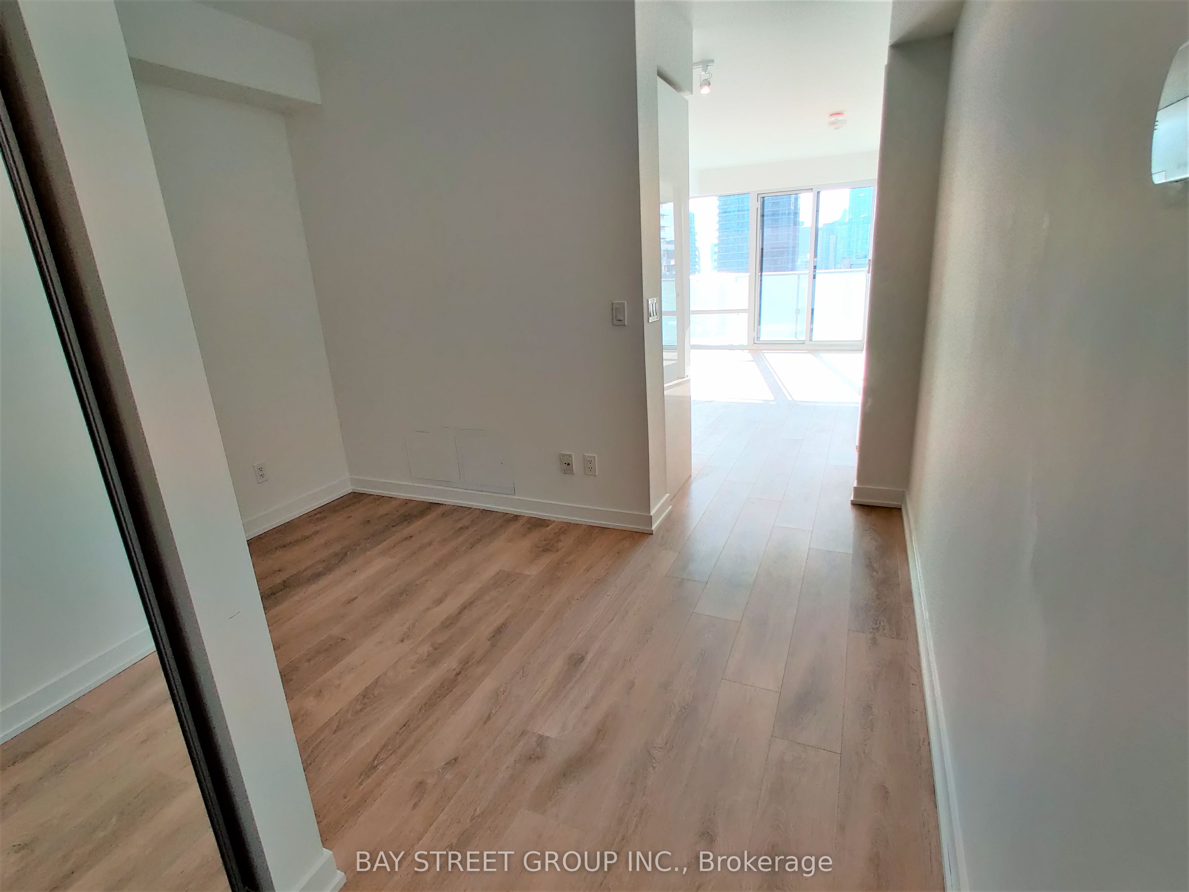 501 Yonge Street 2311, Toronto, ON M4Y 0G8 photo 3