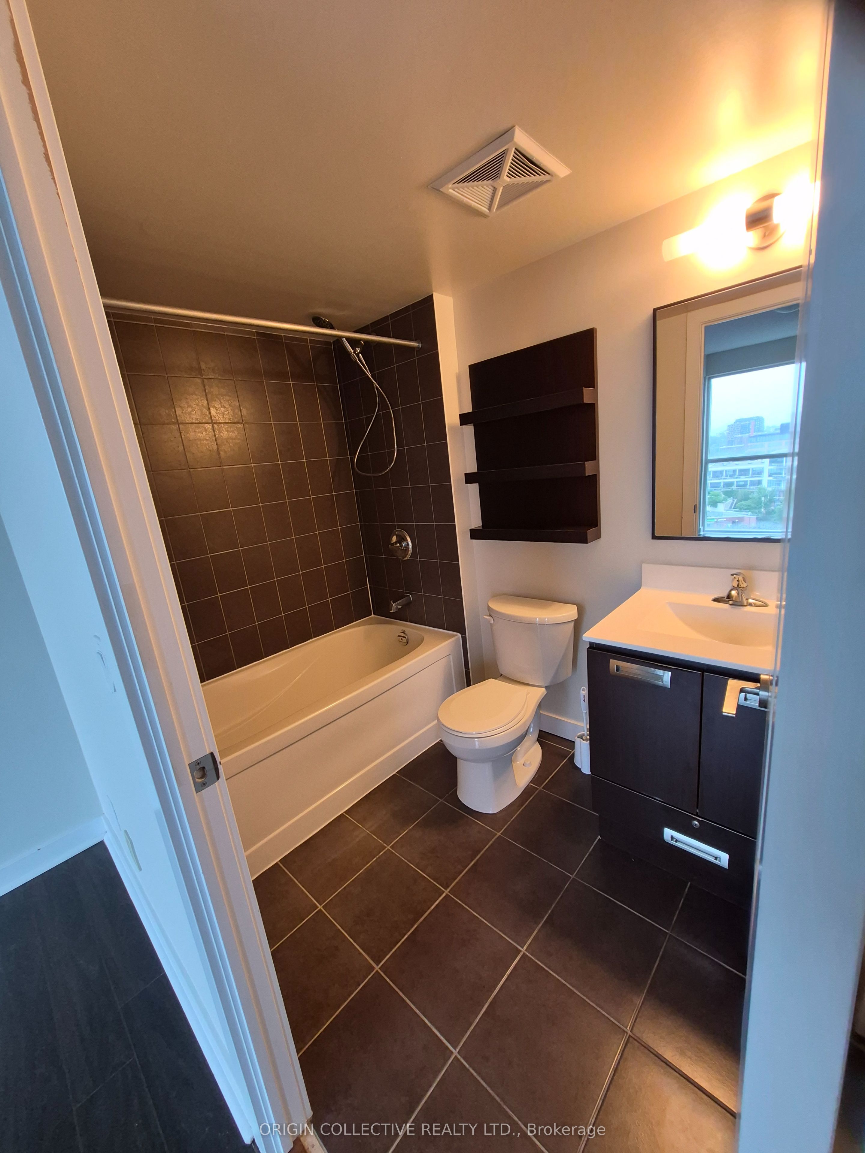 100 Western Battery Rd 1404, Toronto, ON M6K 3S2 photo 5