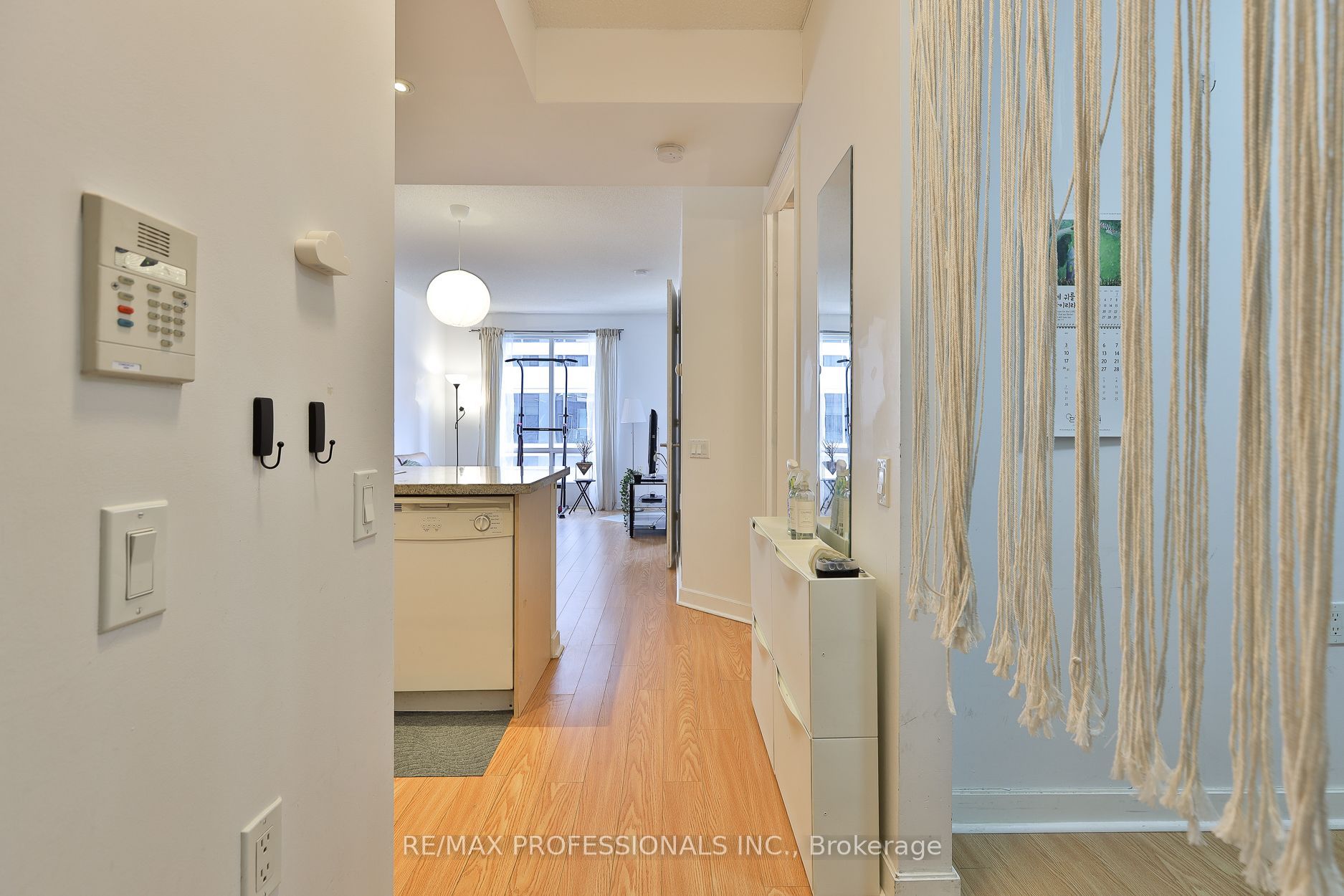 85 Bloor Street E 1608, Toronto, ON M4W 3Y1 photo 2