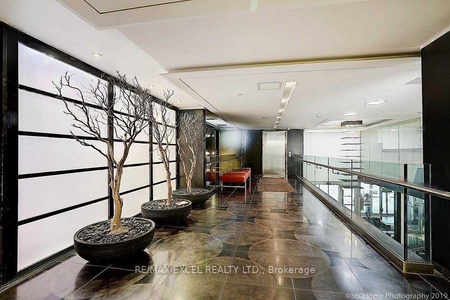 210 Victoria Street 2108, Toronto, ON M5B 2R3 photo 4