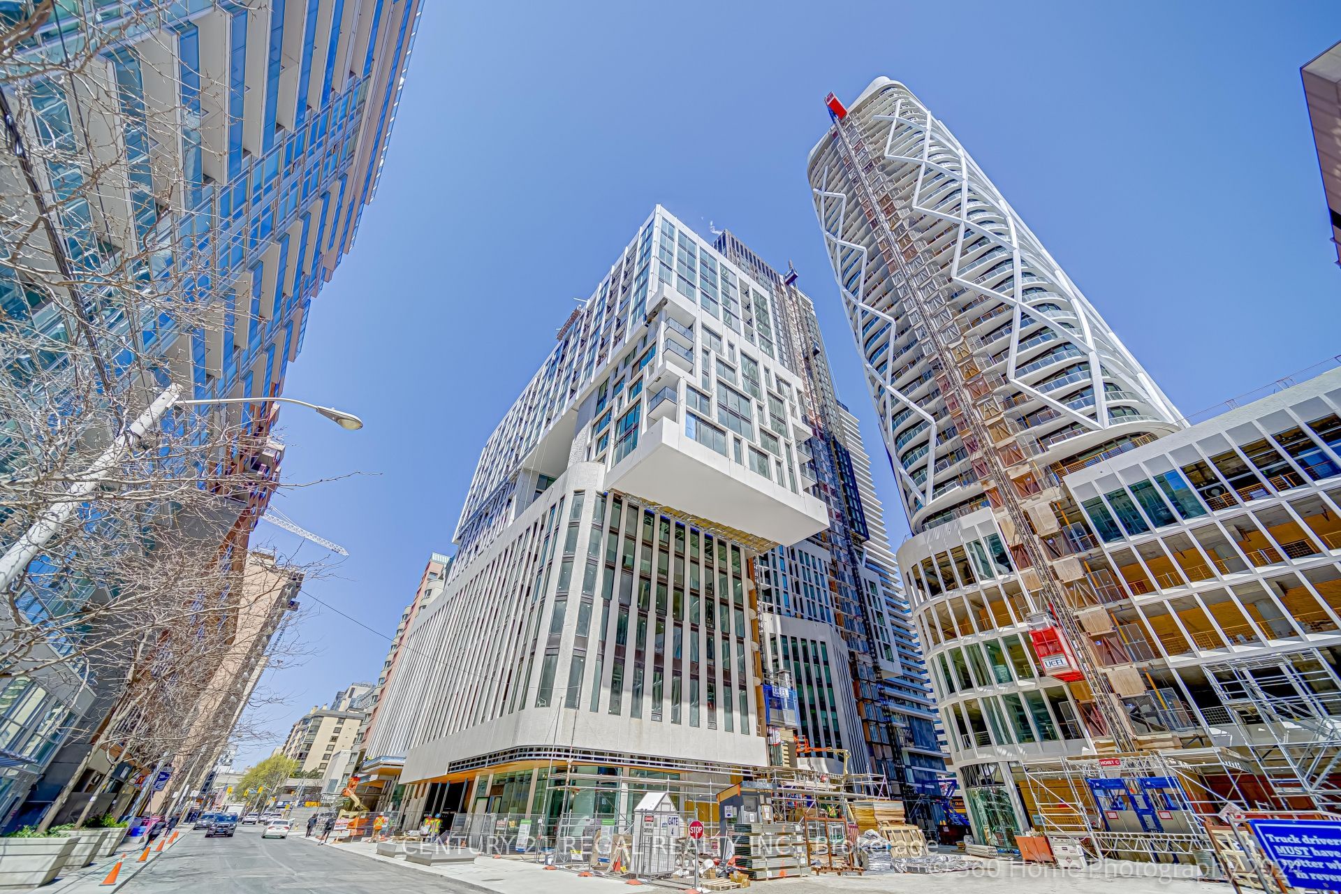 234 Simcoe Street 508, Toronto, ON M5T 1T4
