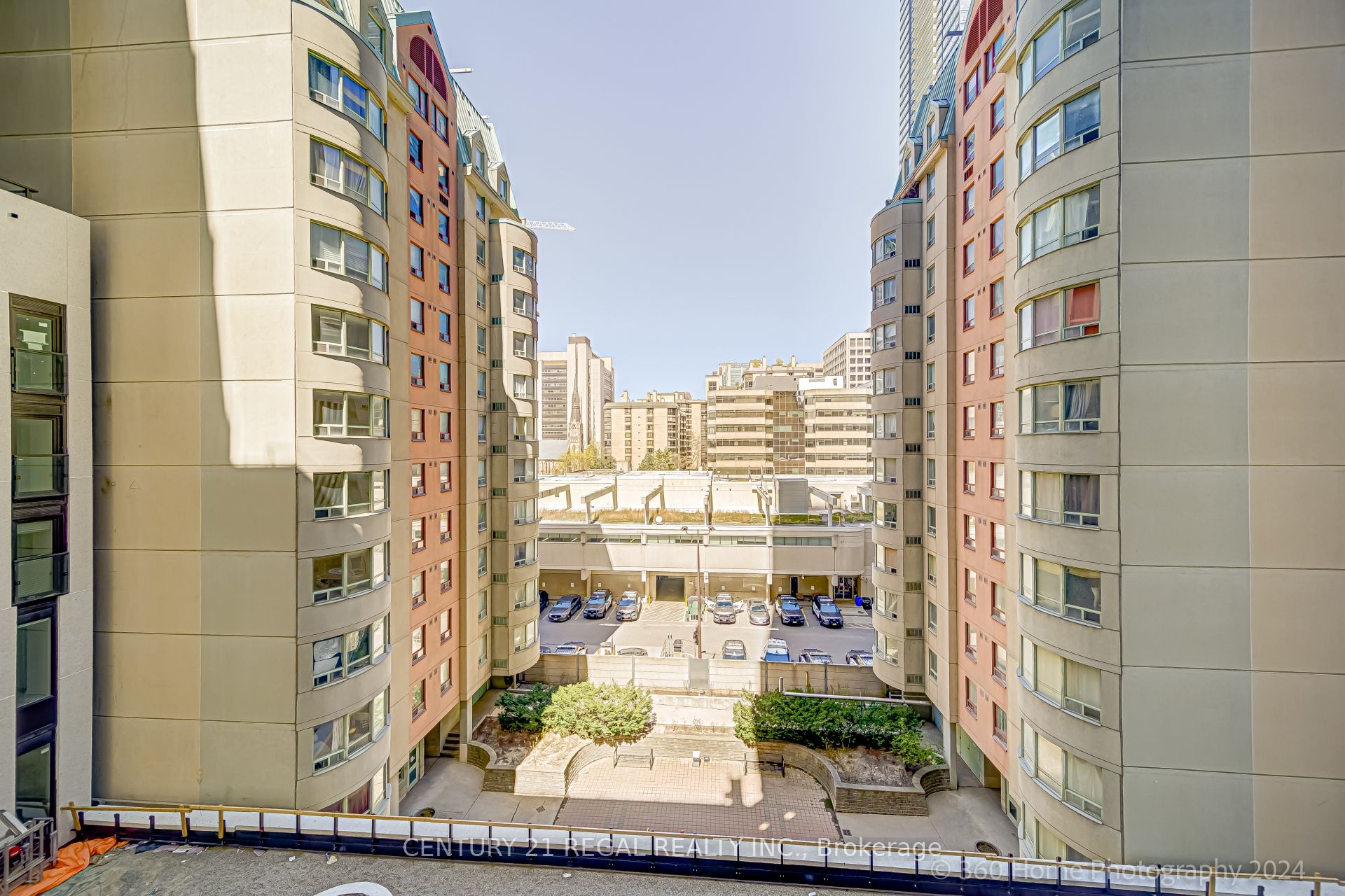 234 Simcoe Street 508, Toronto, ON M5T 1T4 photo 4