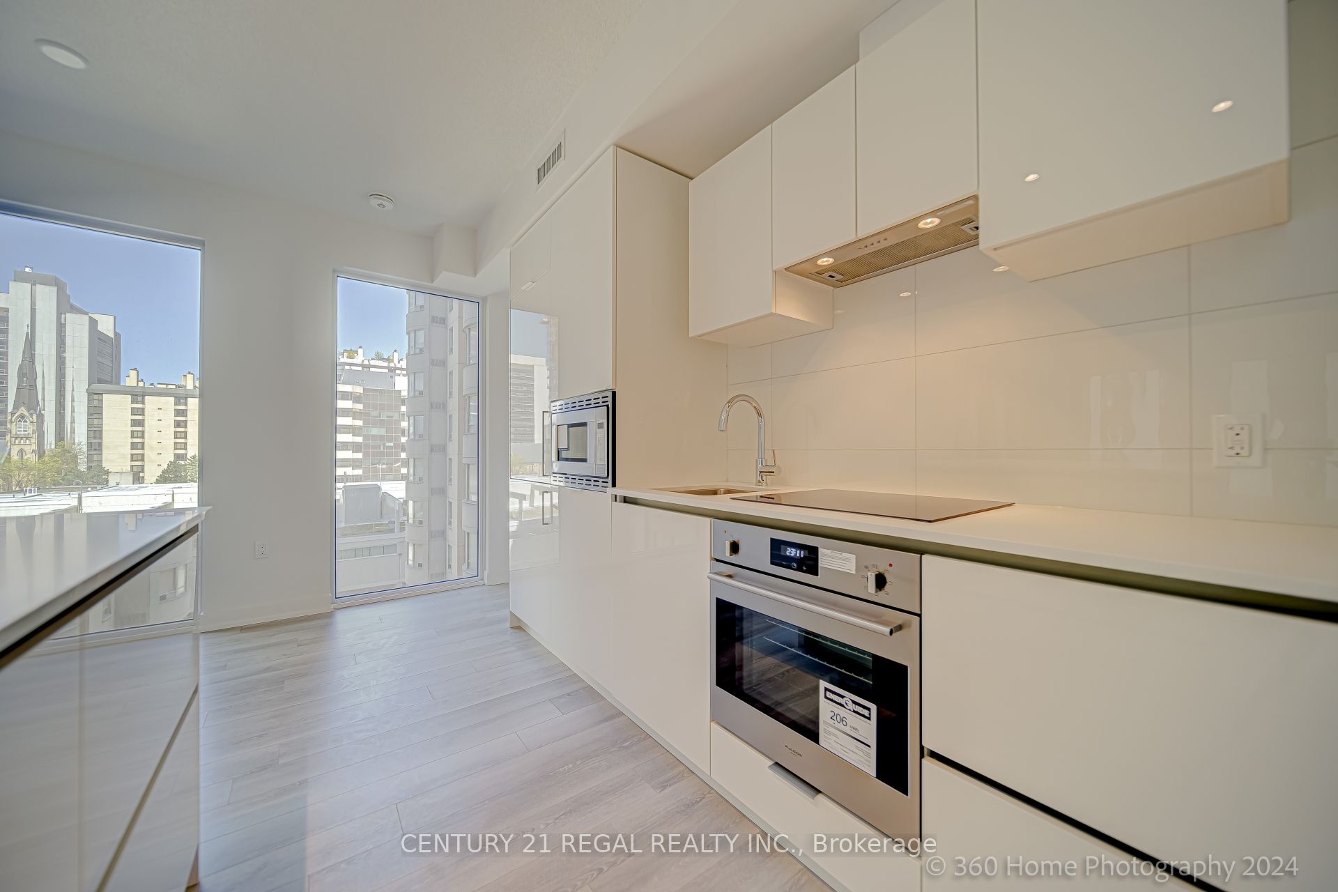 234 Simcoe Street 508, Toronto, ON M5T 1T4 photo 5