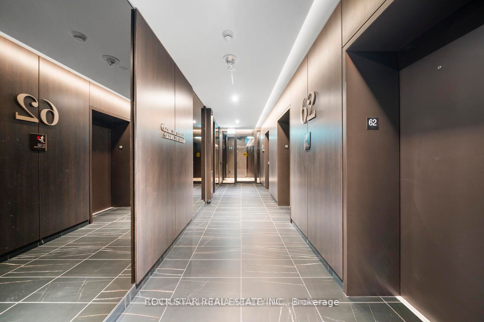 11 Yorkville Avenue, Toronto, ON M4W 0B7 photo 4