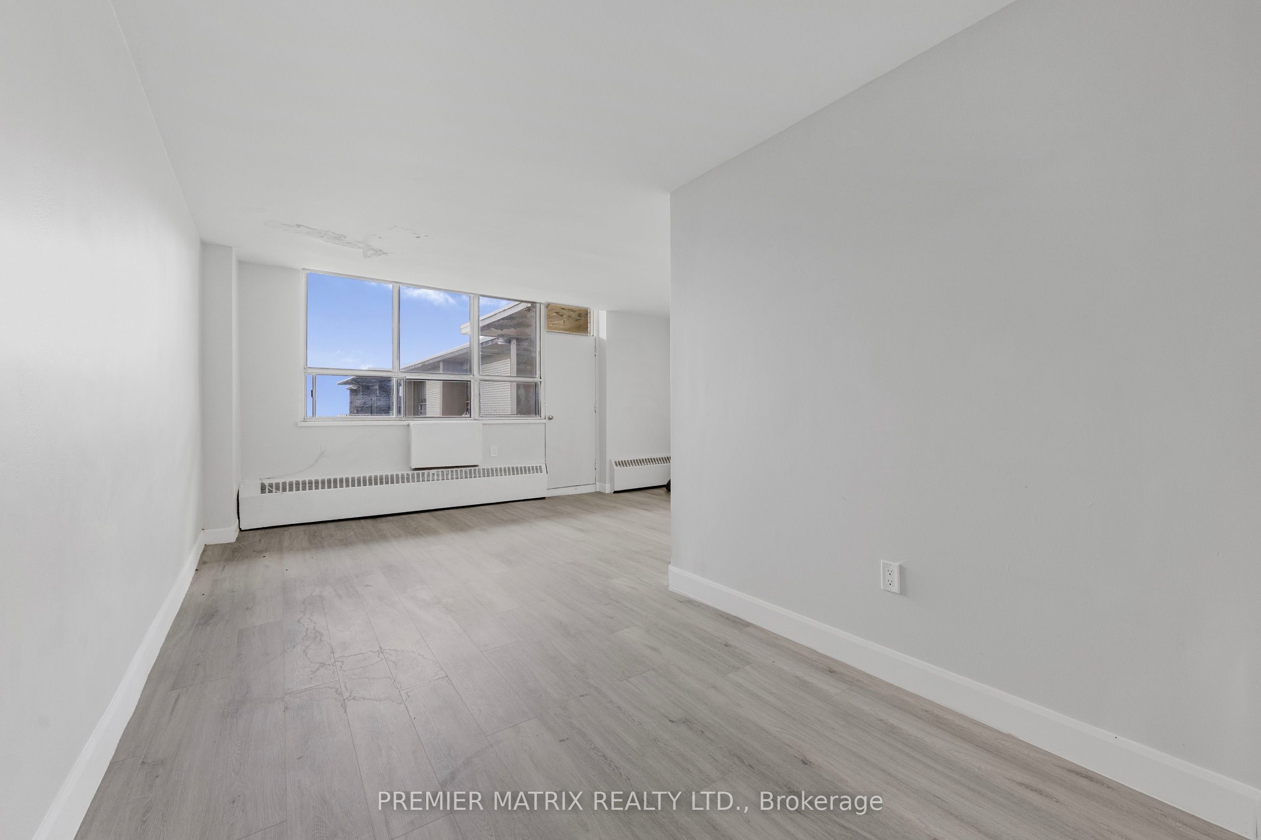65 Thorncliffe Park Drive 608, Toronto, ON M4H 1L2 photo 4
