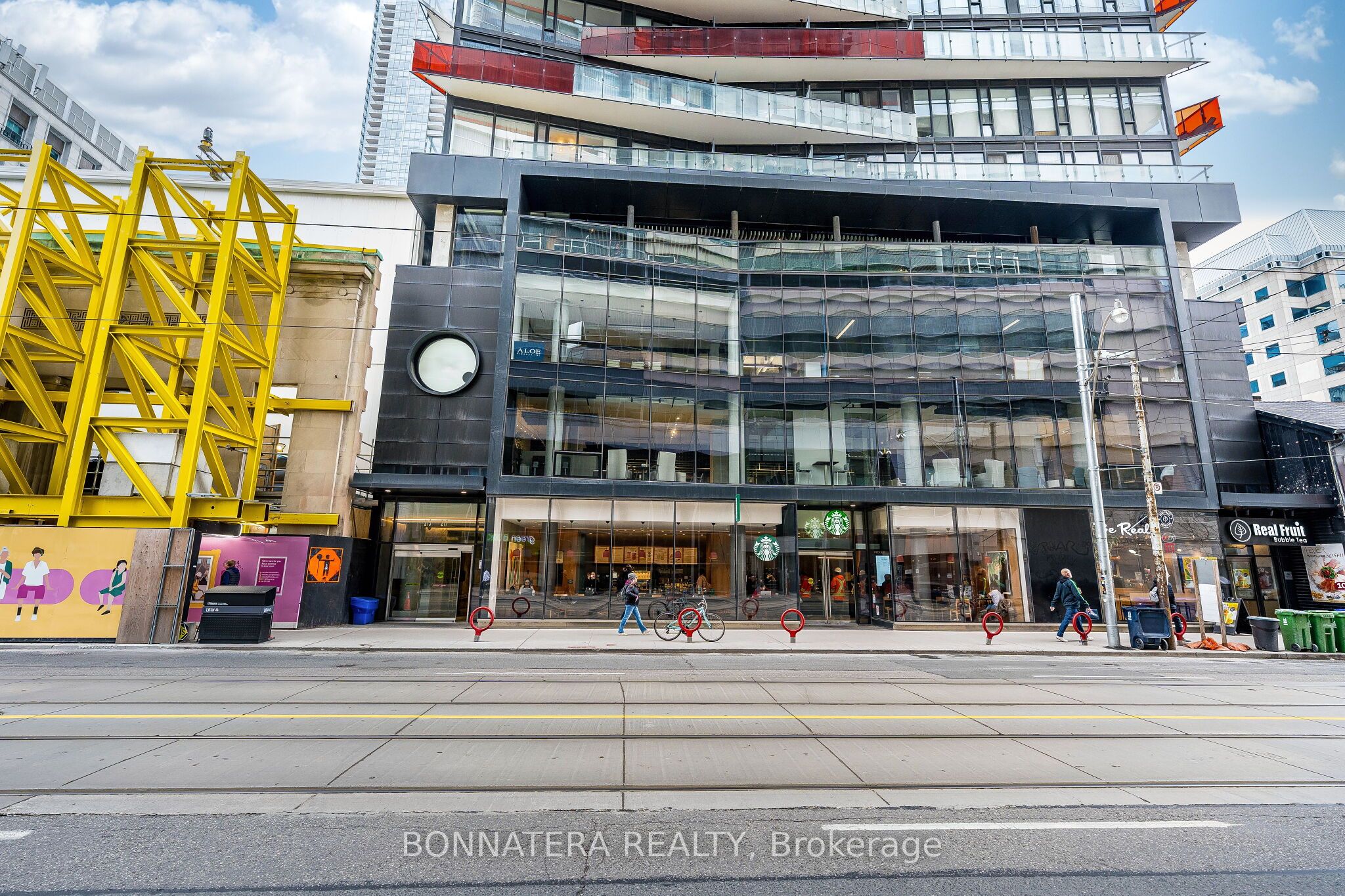215 Queen Street W 1110, Toronto, ON M5V 0P5 photo 3