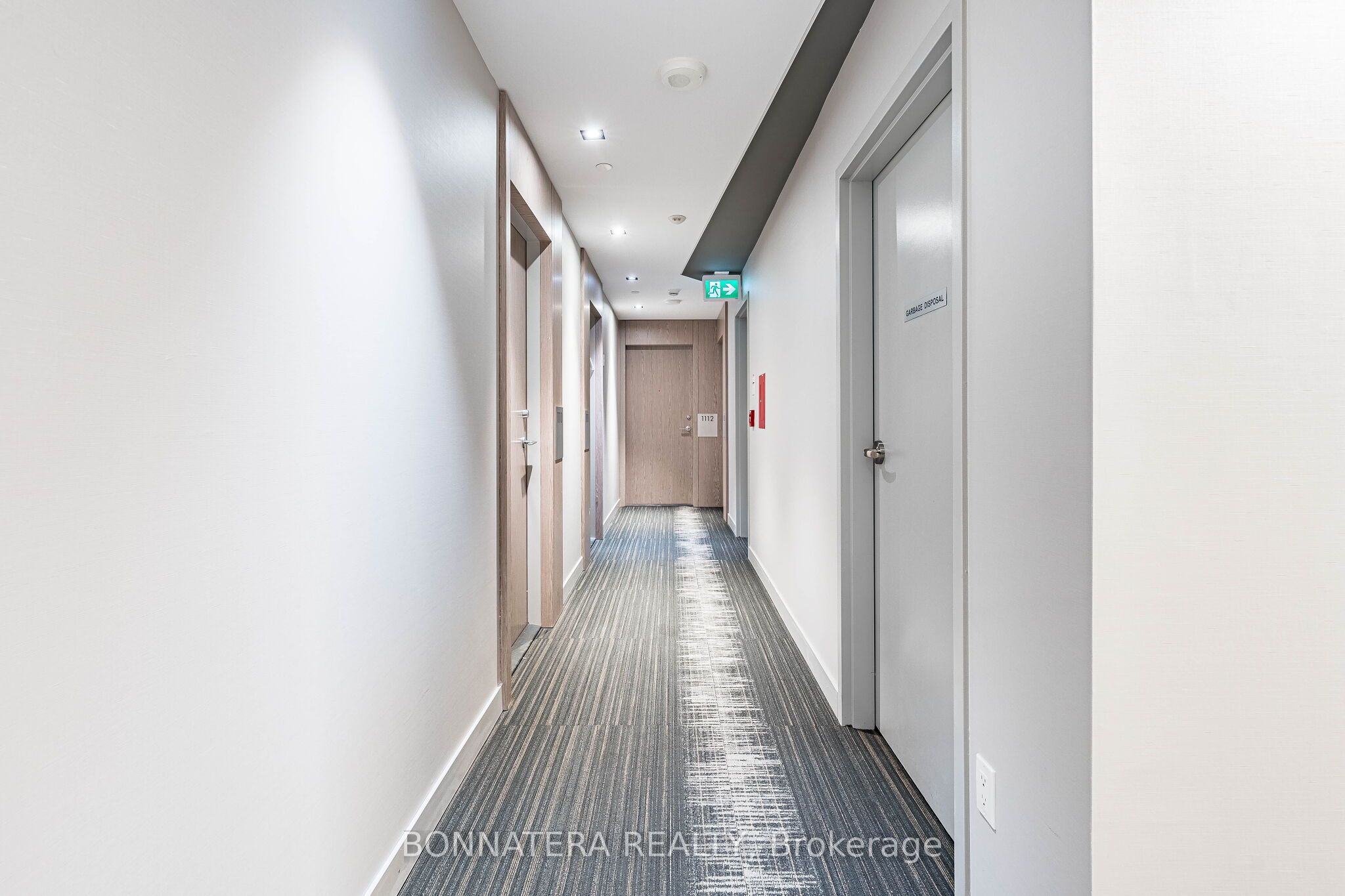 215 Queen Street W 1110, Toronto, ON M5V 0P5 photo 5